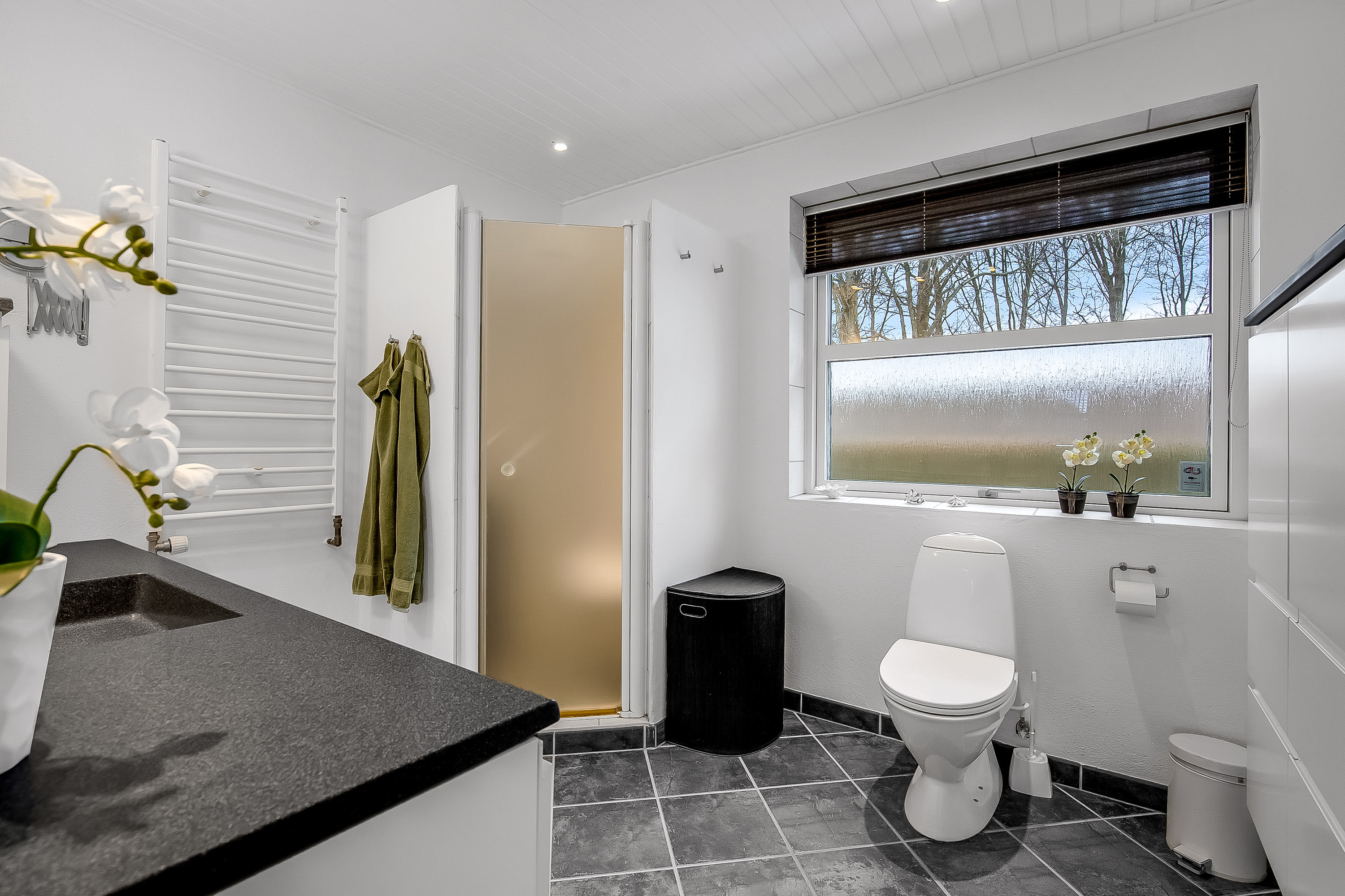 Fremhævet badeværelse billede i fuldskærmstilstand. Billede af Brombærvænget 1, Vonsild, 6000 Kolding