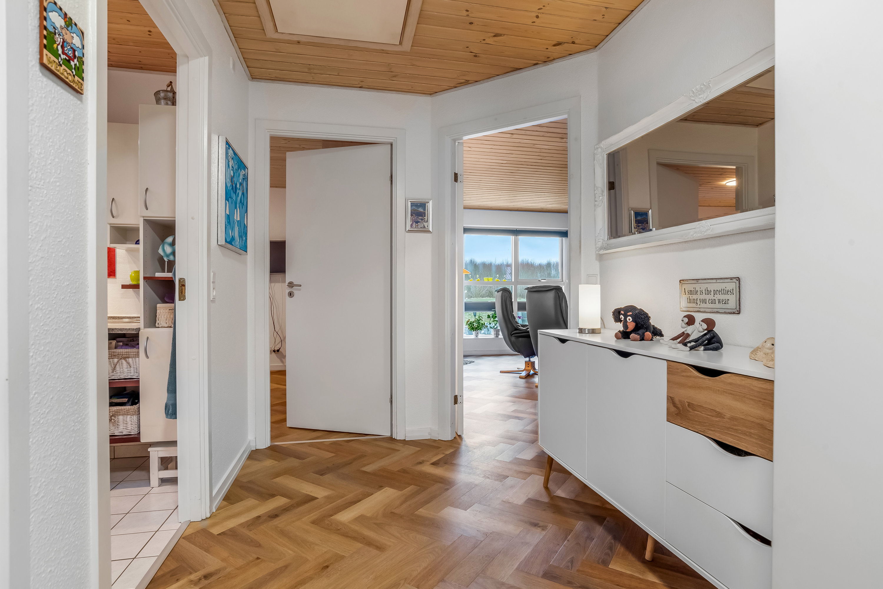 Fremhævet entré billede i fuldskærmstilstand. Billede af Kongelyset 16, Mejrup, 7500 Holstebro