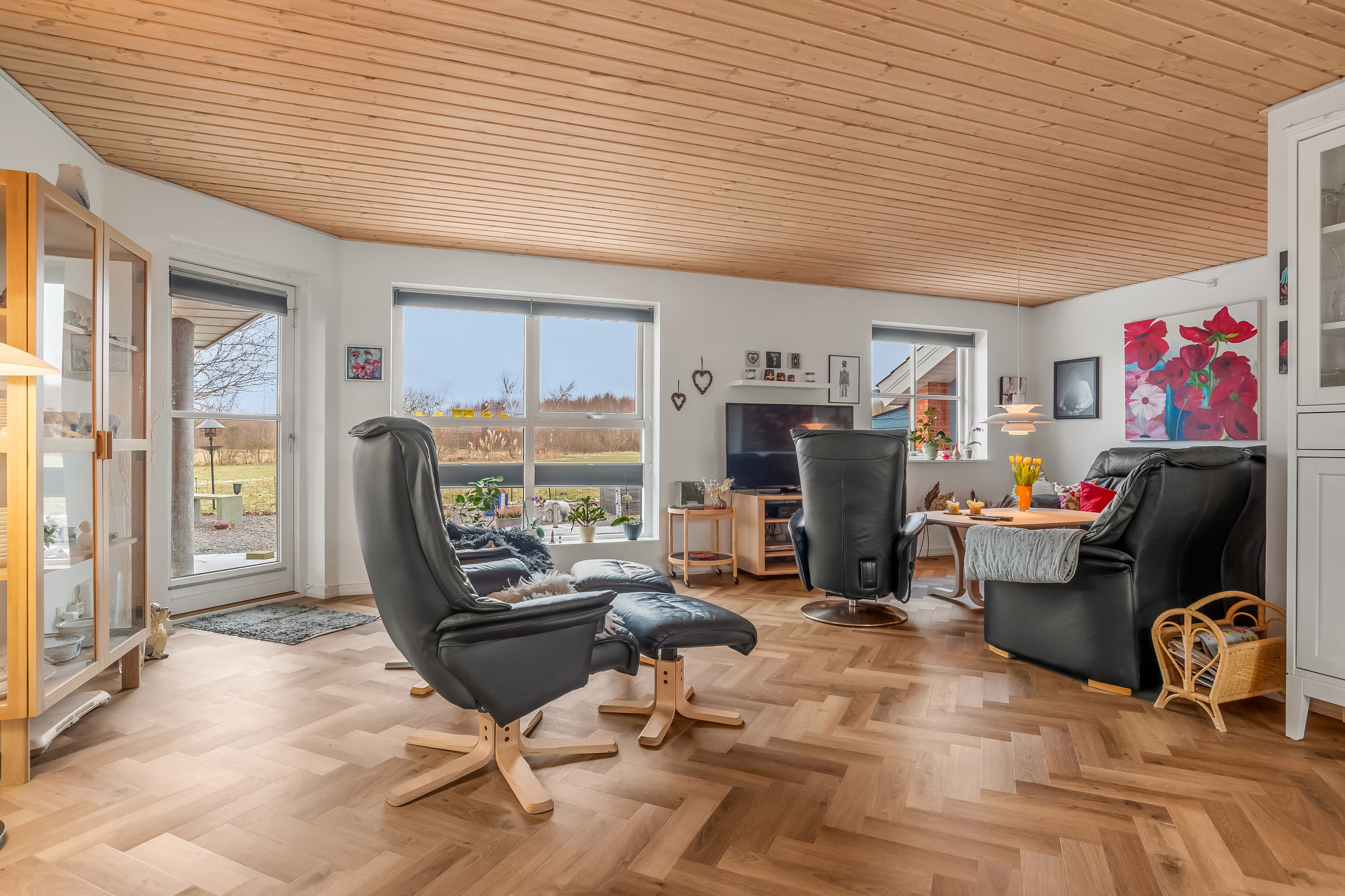 Fremhævet stue billede i fuldskærmstilstand. Billede af Kongelyset 16, Mejrup, 7500 Holstebro