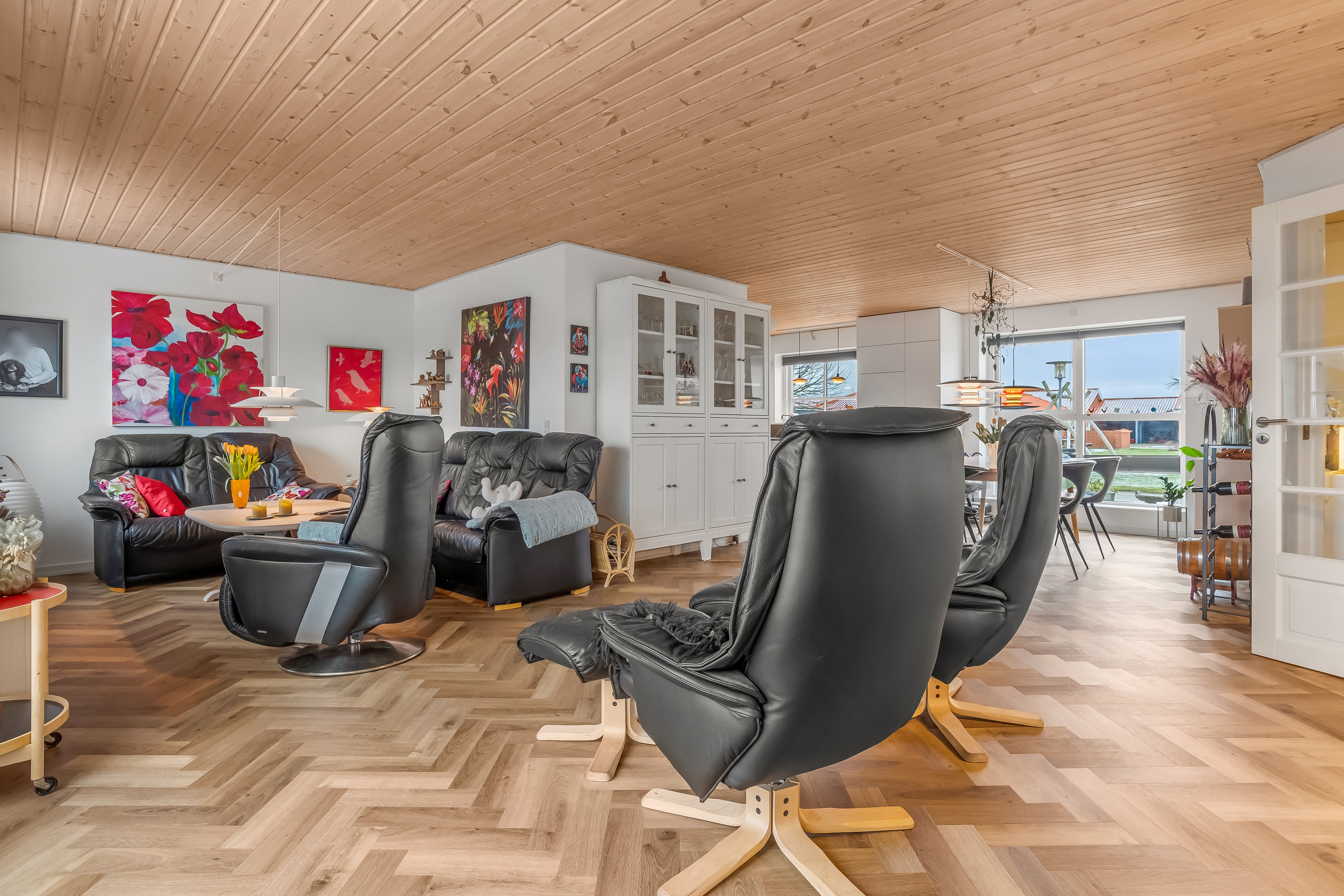 Fremhævet stue billede i fuldskærmstilstand. Billede af Kongelyset 16, Mejrup, 7500 Holstebro