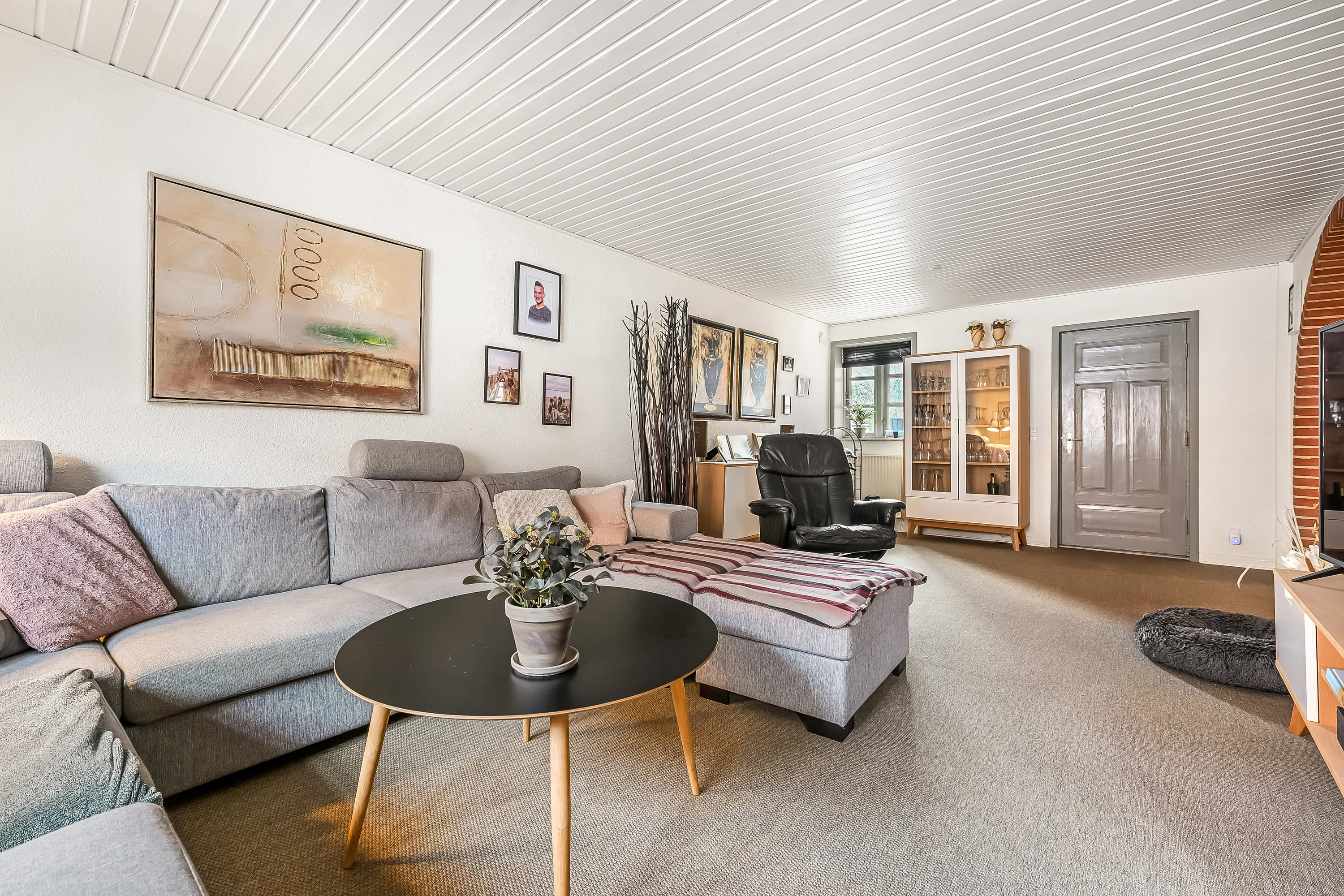 Fremhævet stue billede i fuldskærmstilstand. Billede af Storegade 49, Bramming, 6740 Bramming