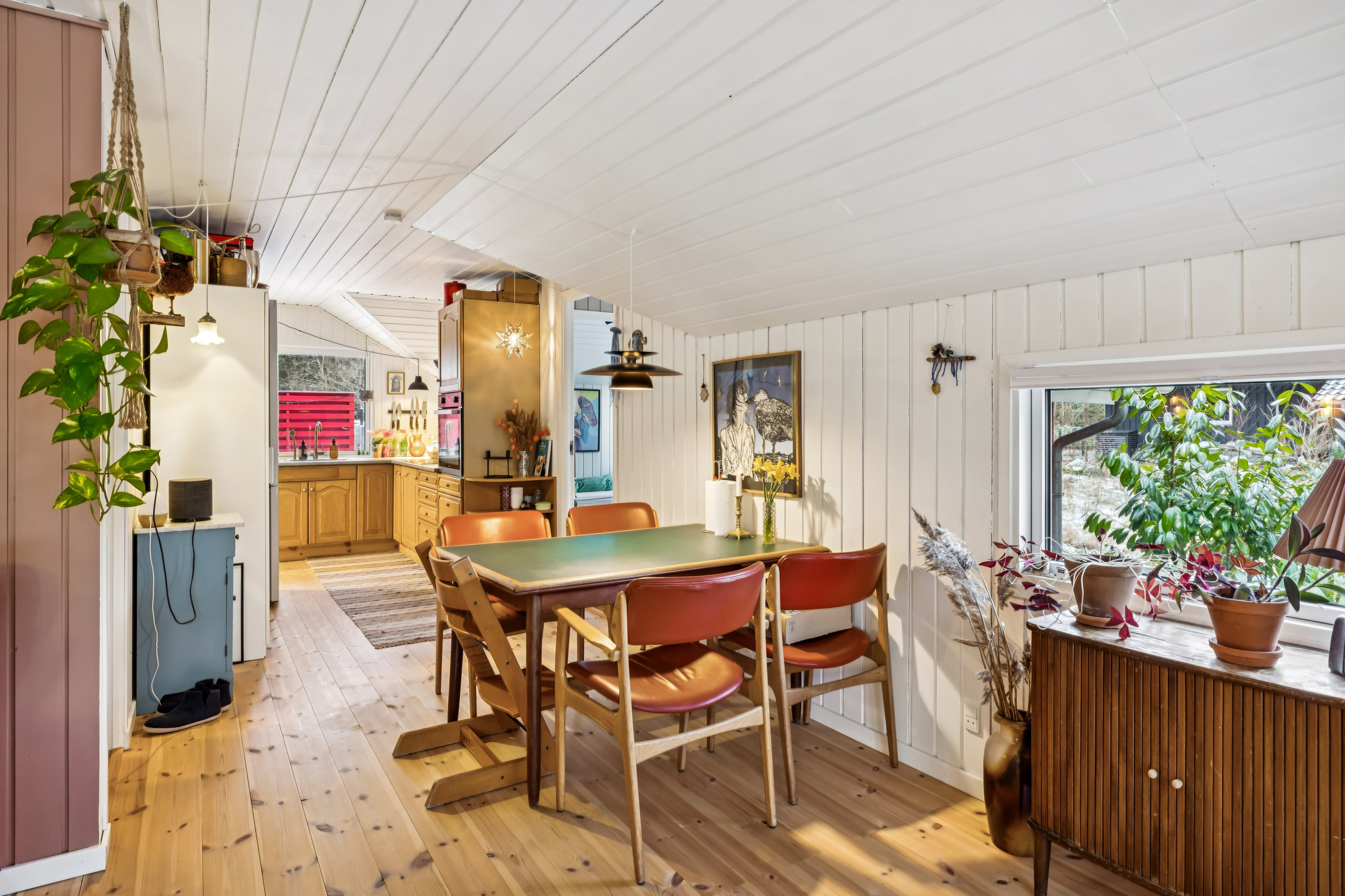 Fremhævet stue billede i fuldskærmstilstand. Billede af Grævlingevej 7, Thorsager, 8410 Rønde