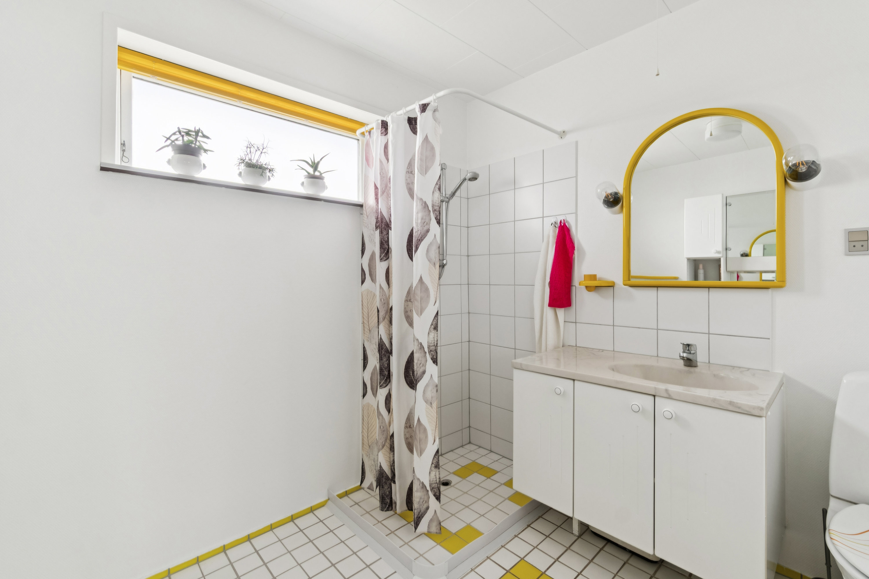 Fremhævet badeværelse billede i fuldskærmstilstand. Billede af Bygmarken 9, 6771 Gredstedbro