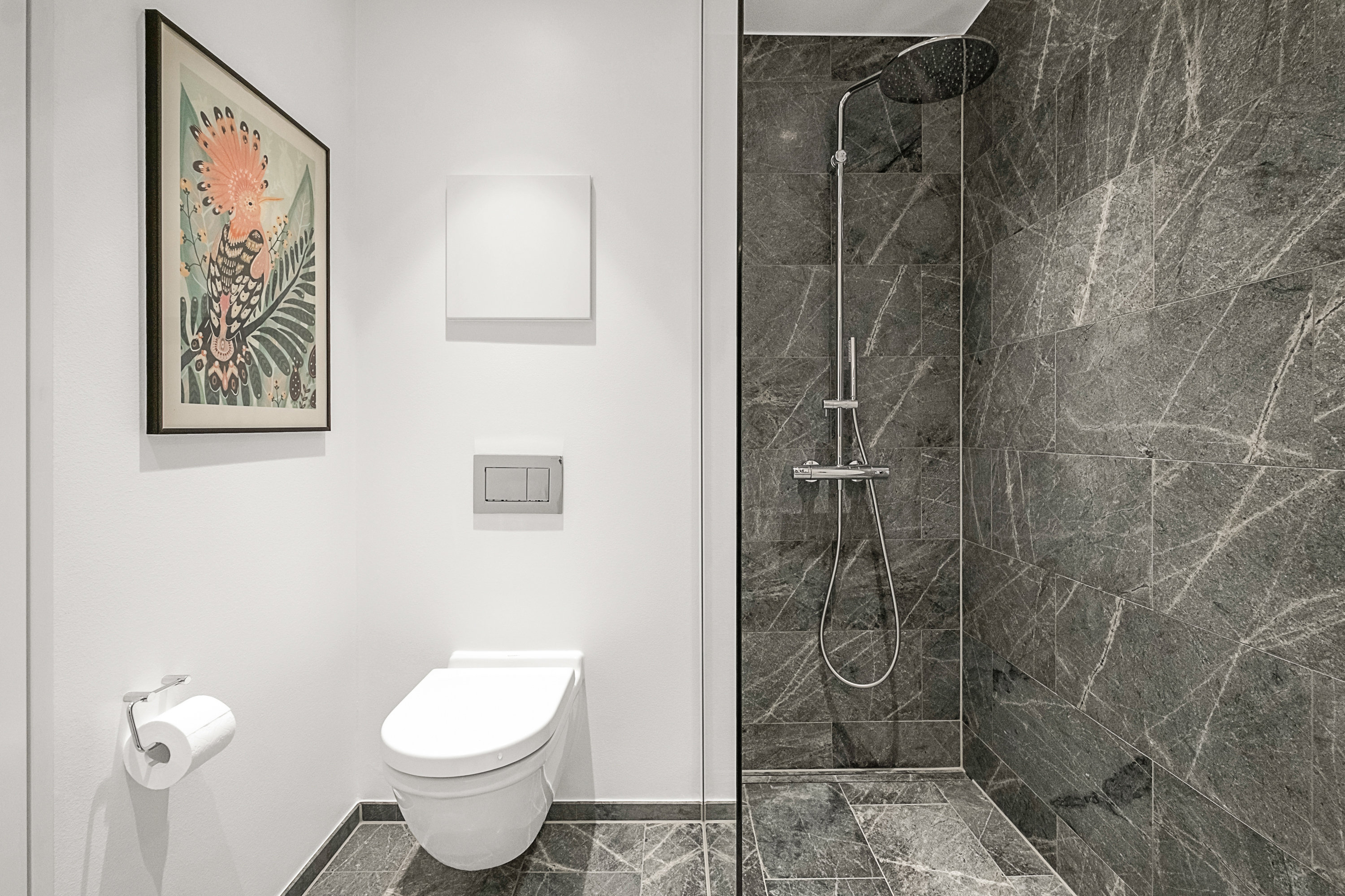 Fremhævet badeværelse billede i fuldskærmstilstand. Billede af Esther Aggebos Gade 30, 1. 4., 8000 Aarhus C