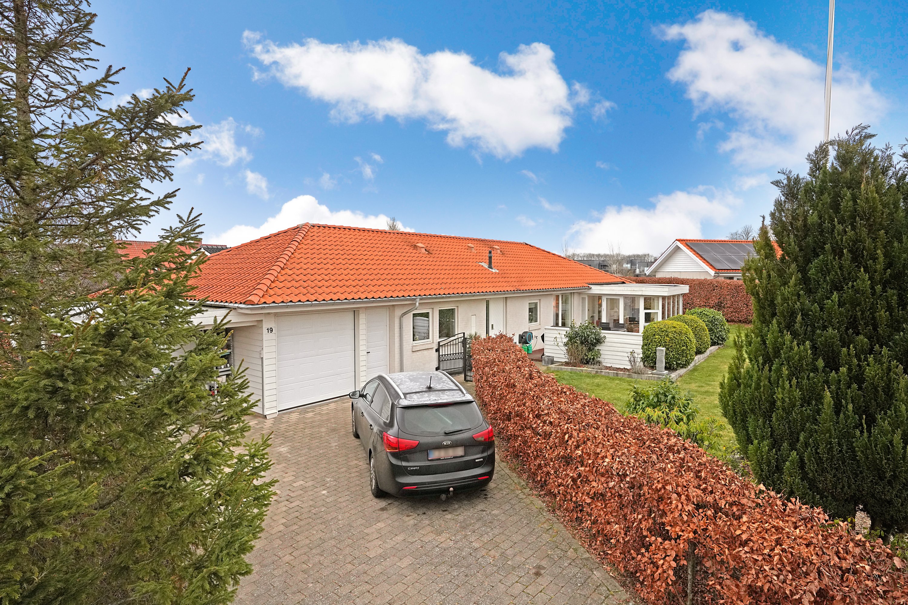 Miniaturebillede 1: indkørsel. Billede af Stjernedalen 19, 4300 Holbæk