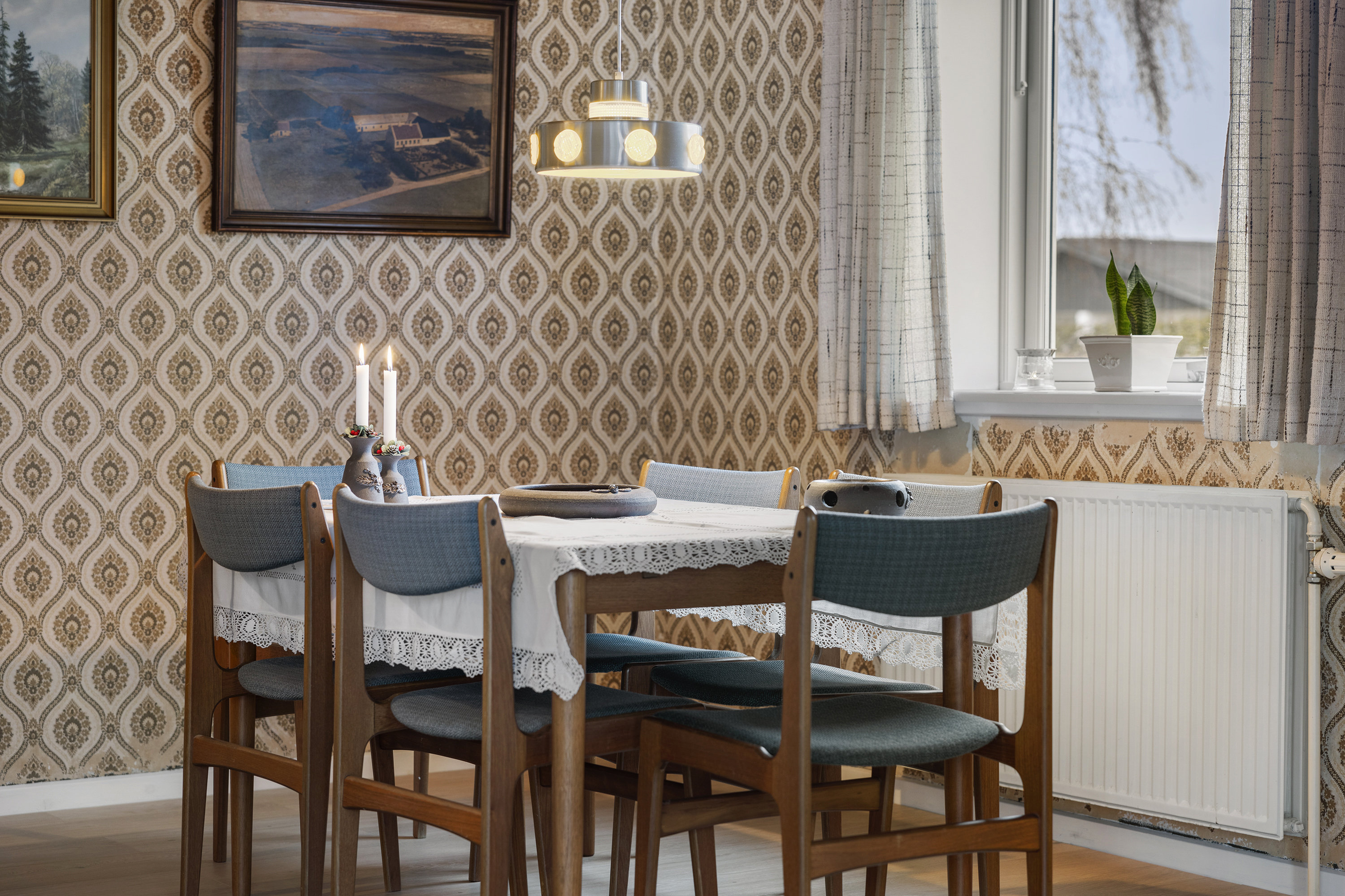 Fremhævet stue billede i fuldskærmstilstand. Billede af Toftevænget 8, 9300 Sæby