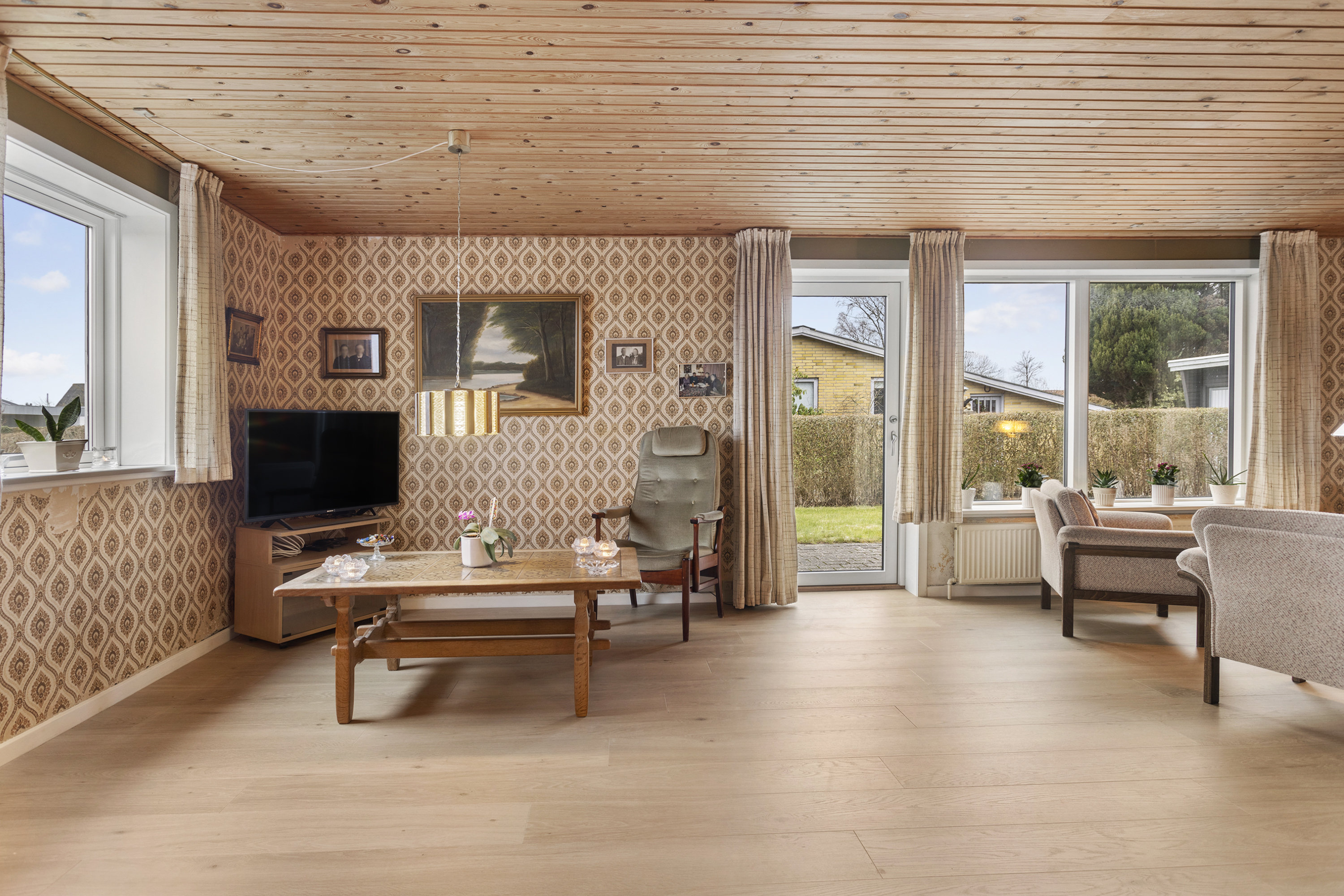 Fremhævet stue billede i fuldskærmstilstand. Billede af Toftevænget 8, 9300 Sæby