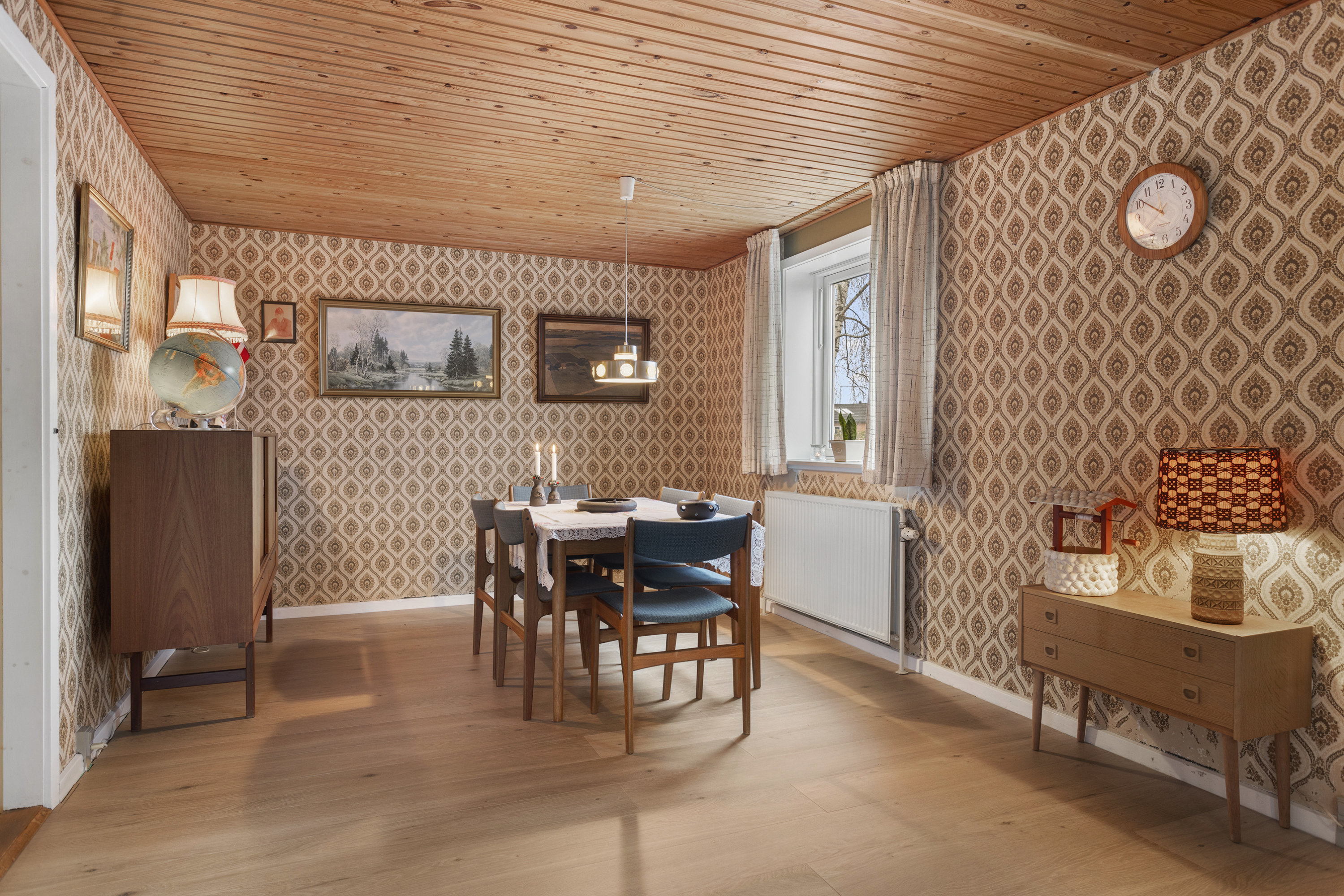 Fremhævet stue billede i fuldskærmstilstand. Billede af Toftevænget 8, 9300 Sæby