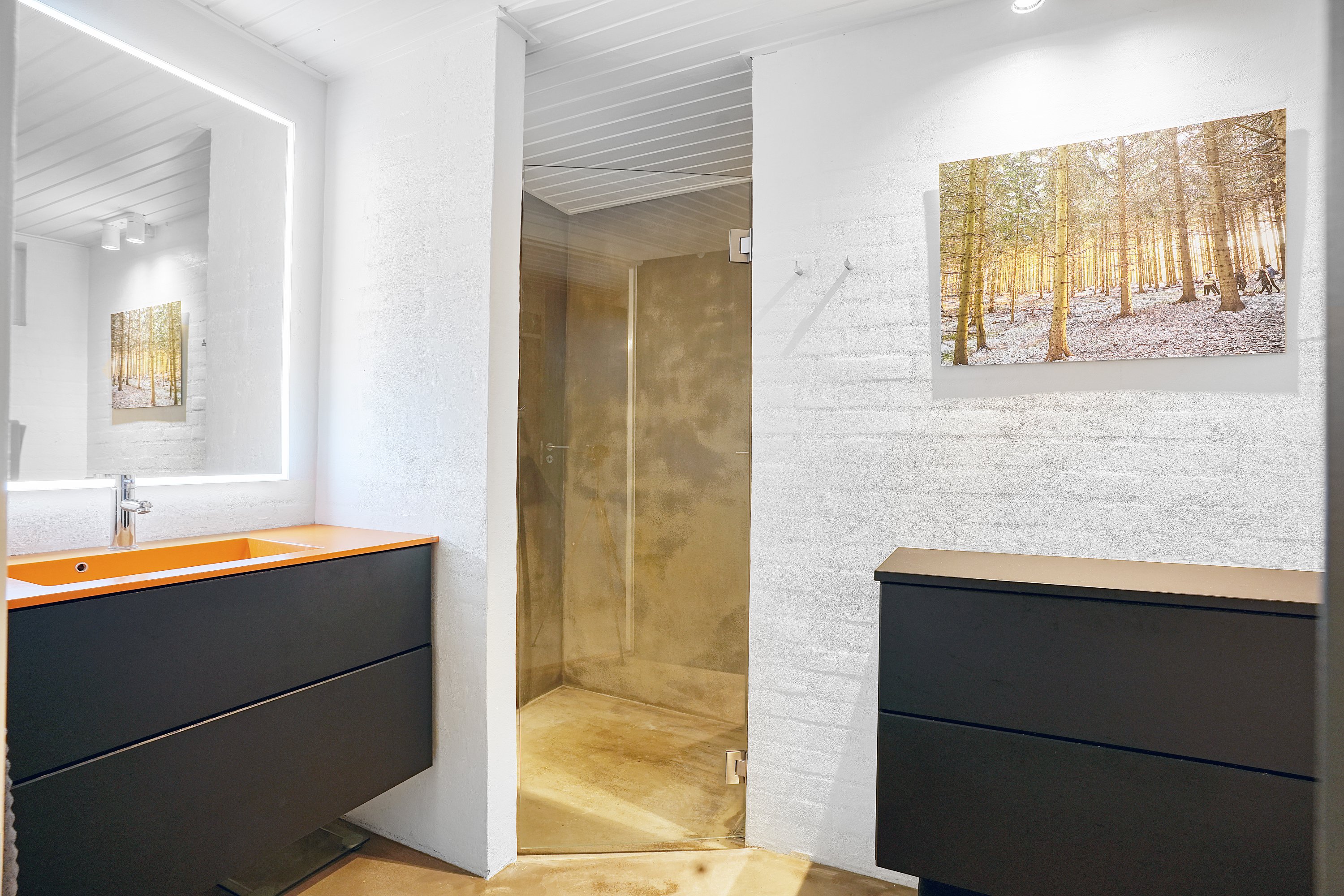 Fremhævet badeværelse billede i fuldskærmstilstand. Billede af Gammel Hareskovvej 249, Hareskov, 3500 Værløse