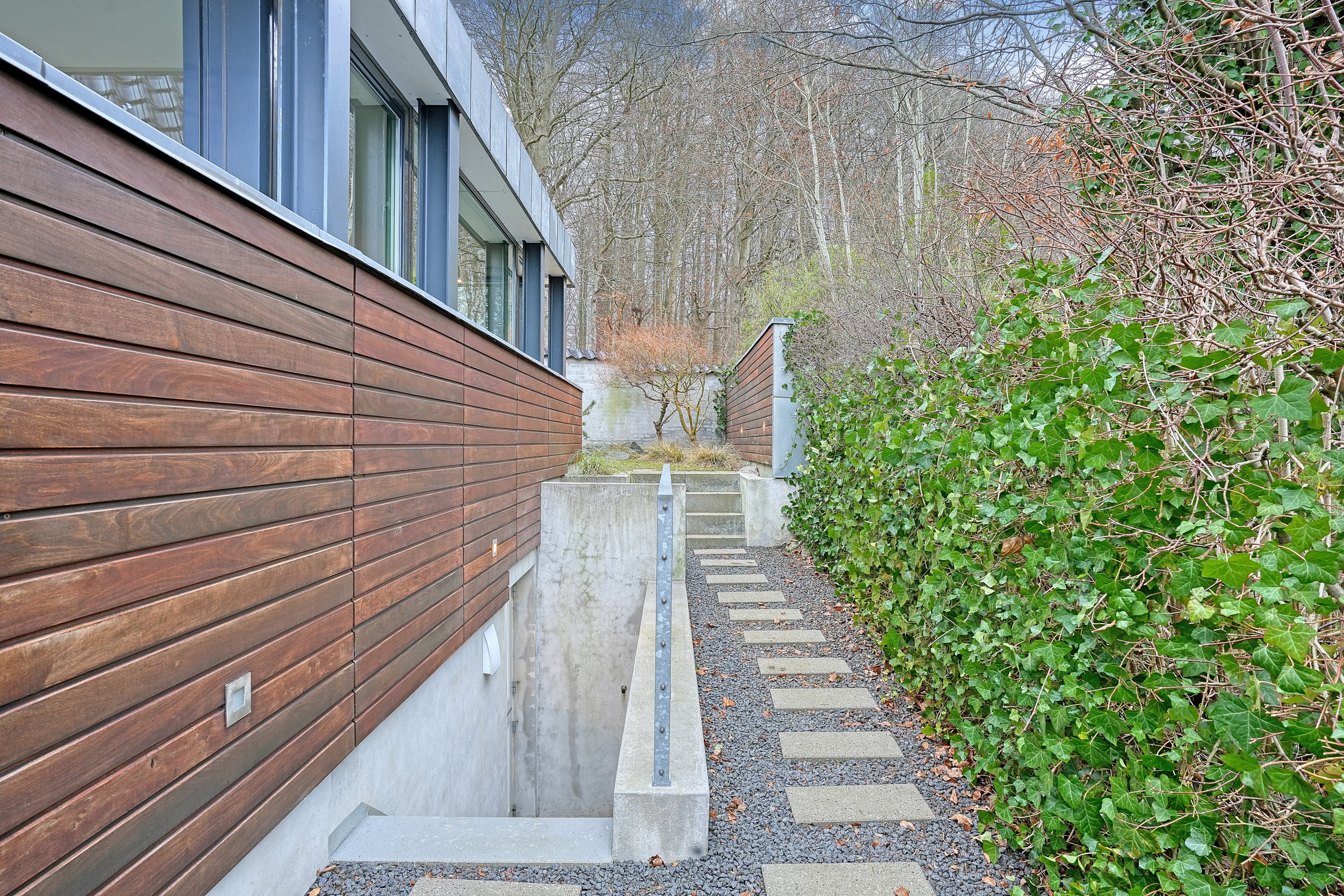 Fremhævet indkørsel billede i fuldskærmstilstand. Billede af Gammel Hareskovvej 249, Hareskov, 3500 Værløse