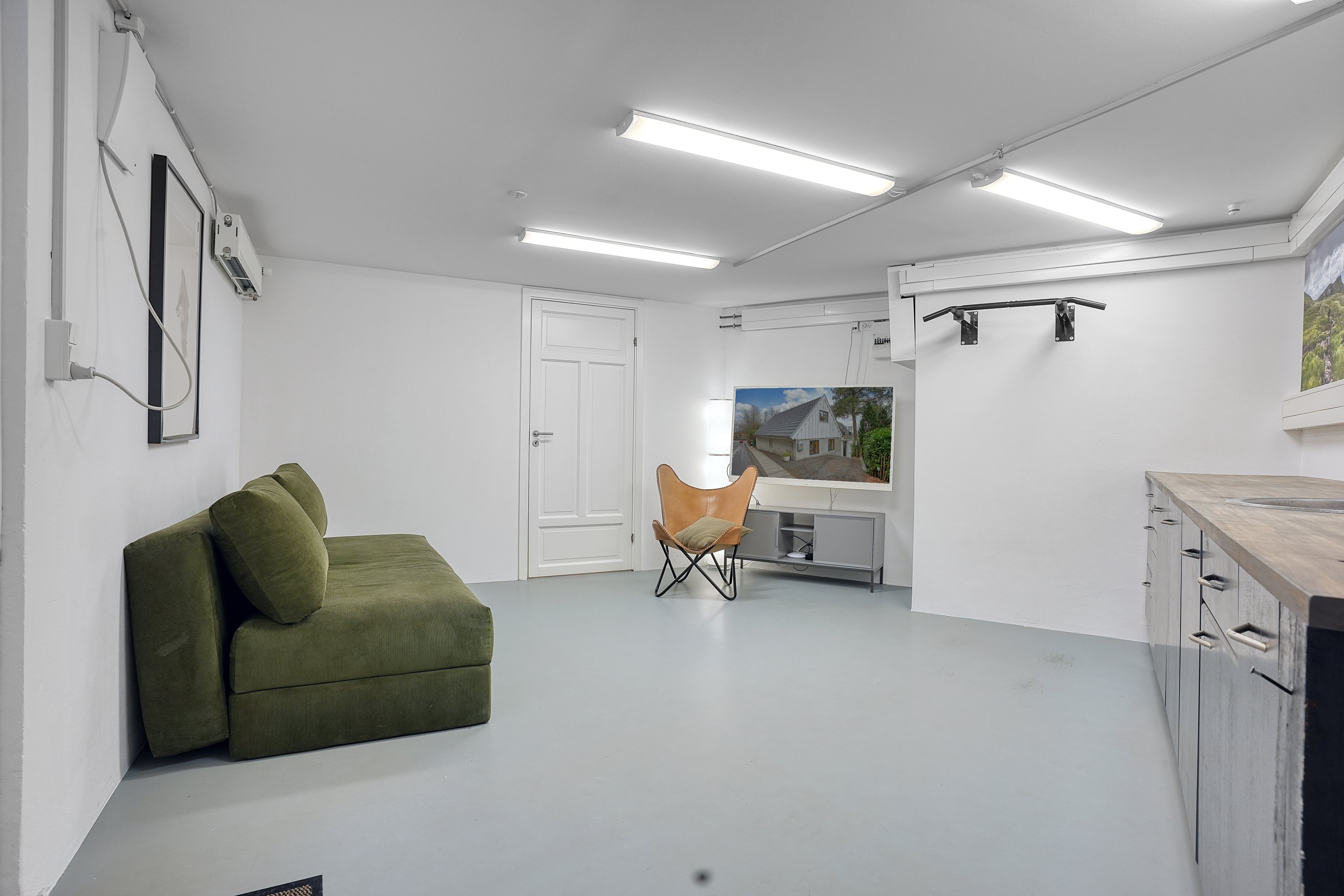 Fremhævet kælder billede i fuldskærmstilstand. Billede af Gammel Hareskovvej 249, Hareskov, 3500 Værløse