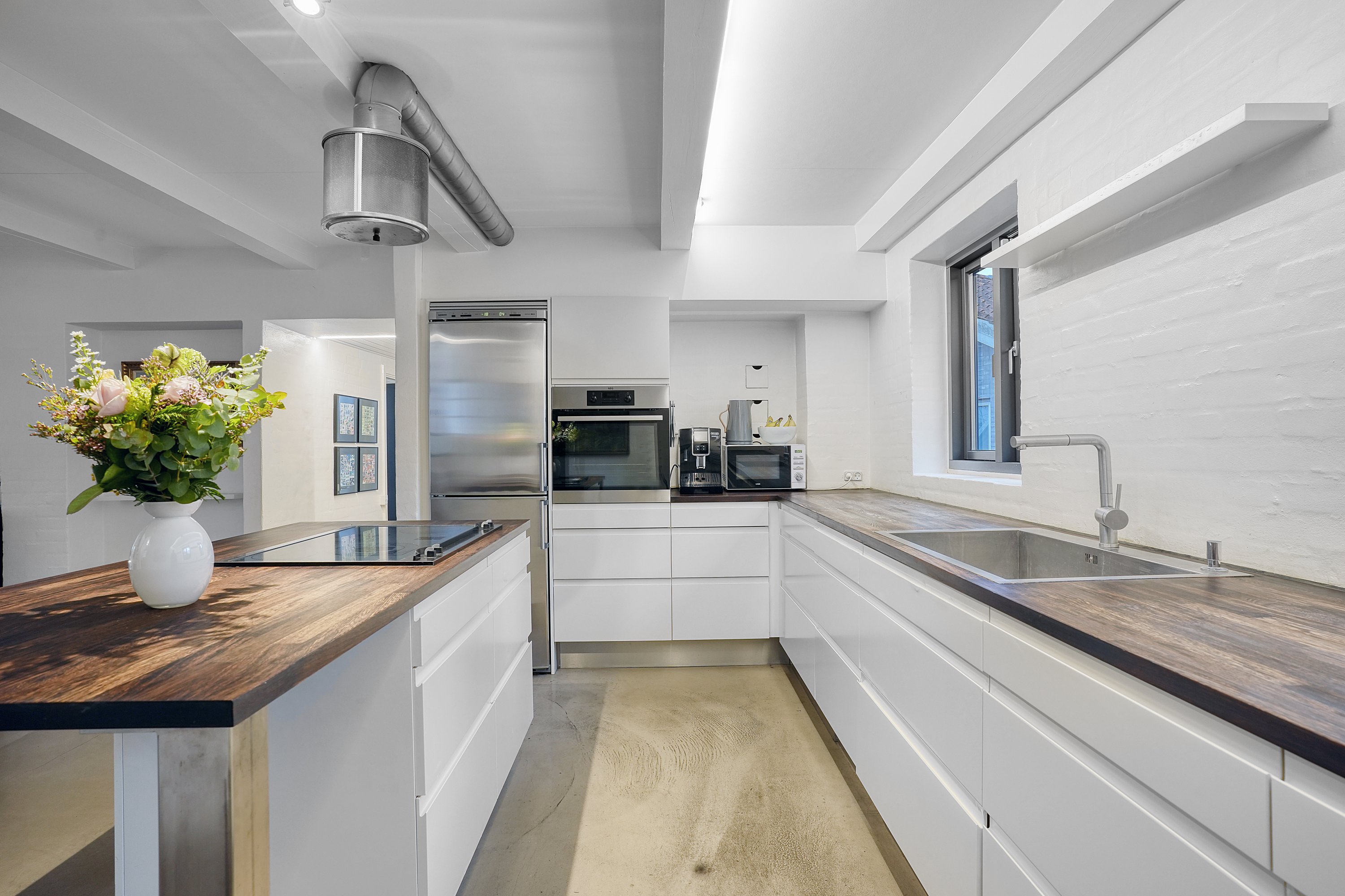 Fremhævet køkken billede i fuldskærmstilstand. Billede af Gammel Hareskovvej 249, Hareskov, 3500 Værløse