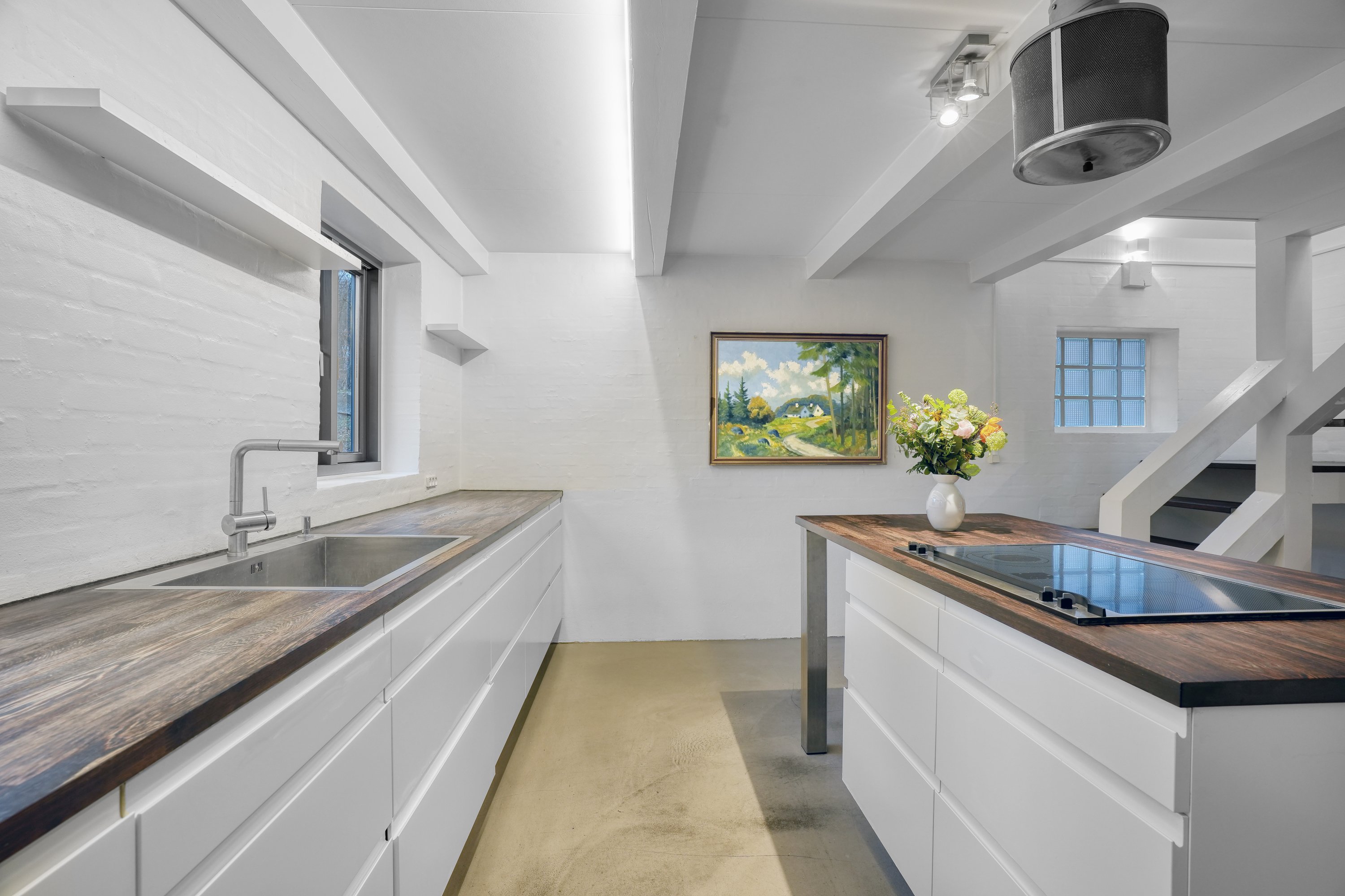 Fremhævet køkken billede i fuldskærmstilstand. Billede af Gammel Hareskovvej 249, Hareskov, 3500 Værløse