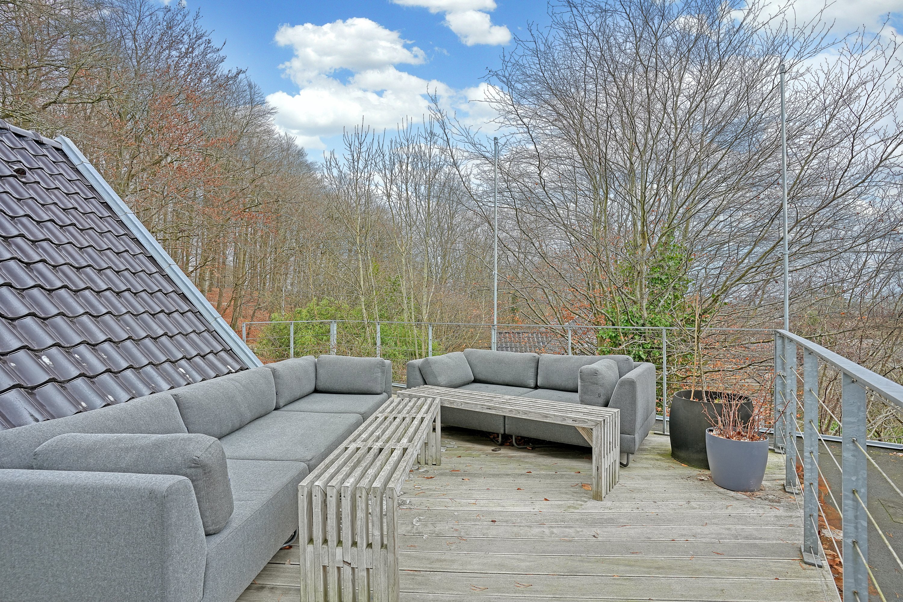 Fremhævet terrasse billede i fuldskærmstilstand. Billede af Gammel Hareskovvej 249, Hareskov, 3500 Værløse