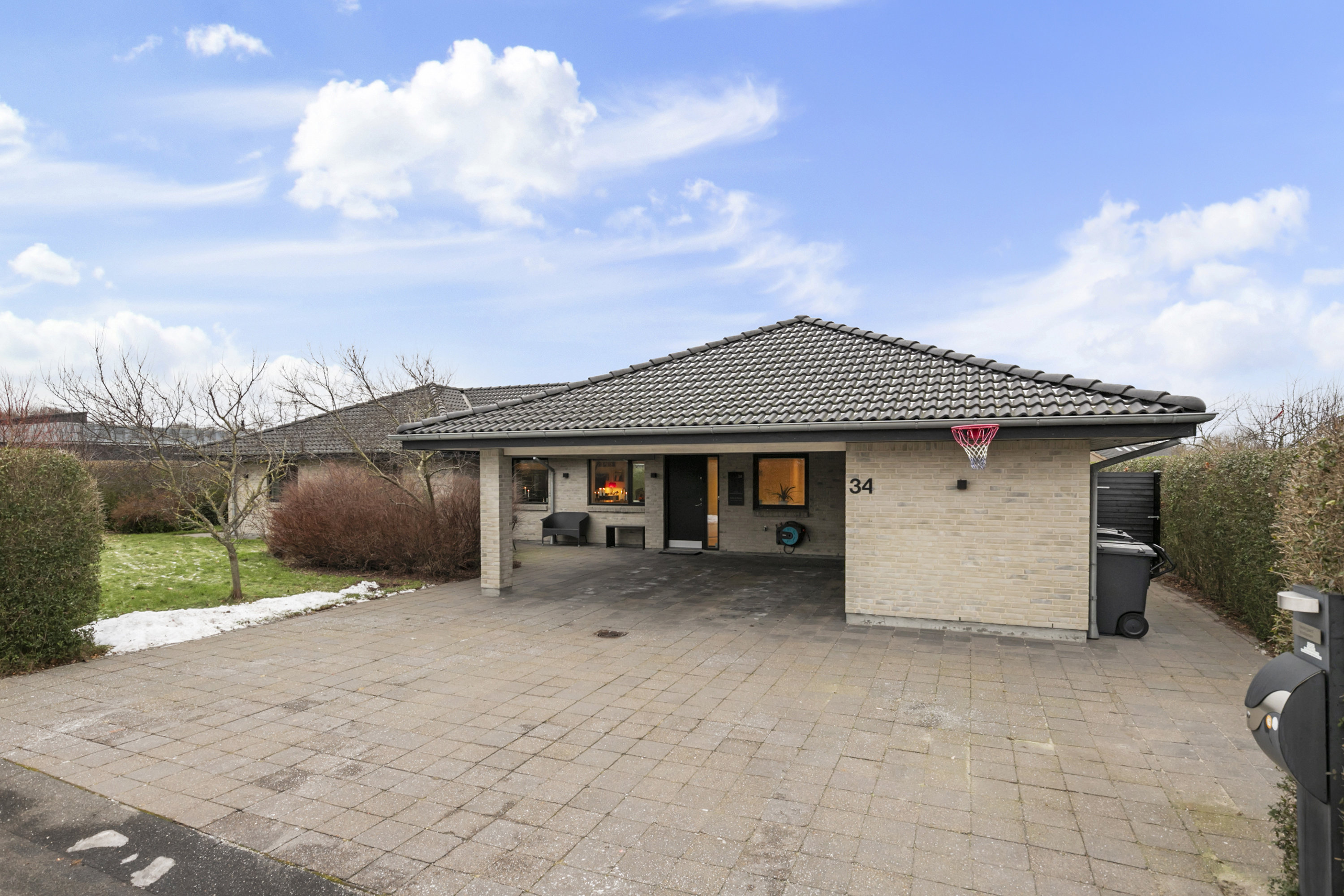 Miniaturebillede 1: facade. Billede af Bispehaven 34, 9440 Aabybro