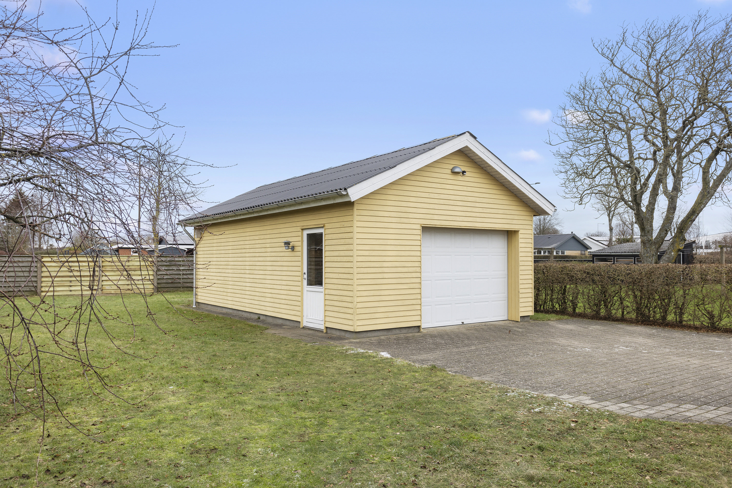 Fremhævet garage billede i fuldskærmstilstand. Billede af Toftevænget 8, 9300 Sæby