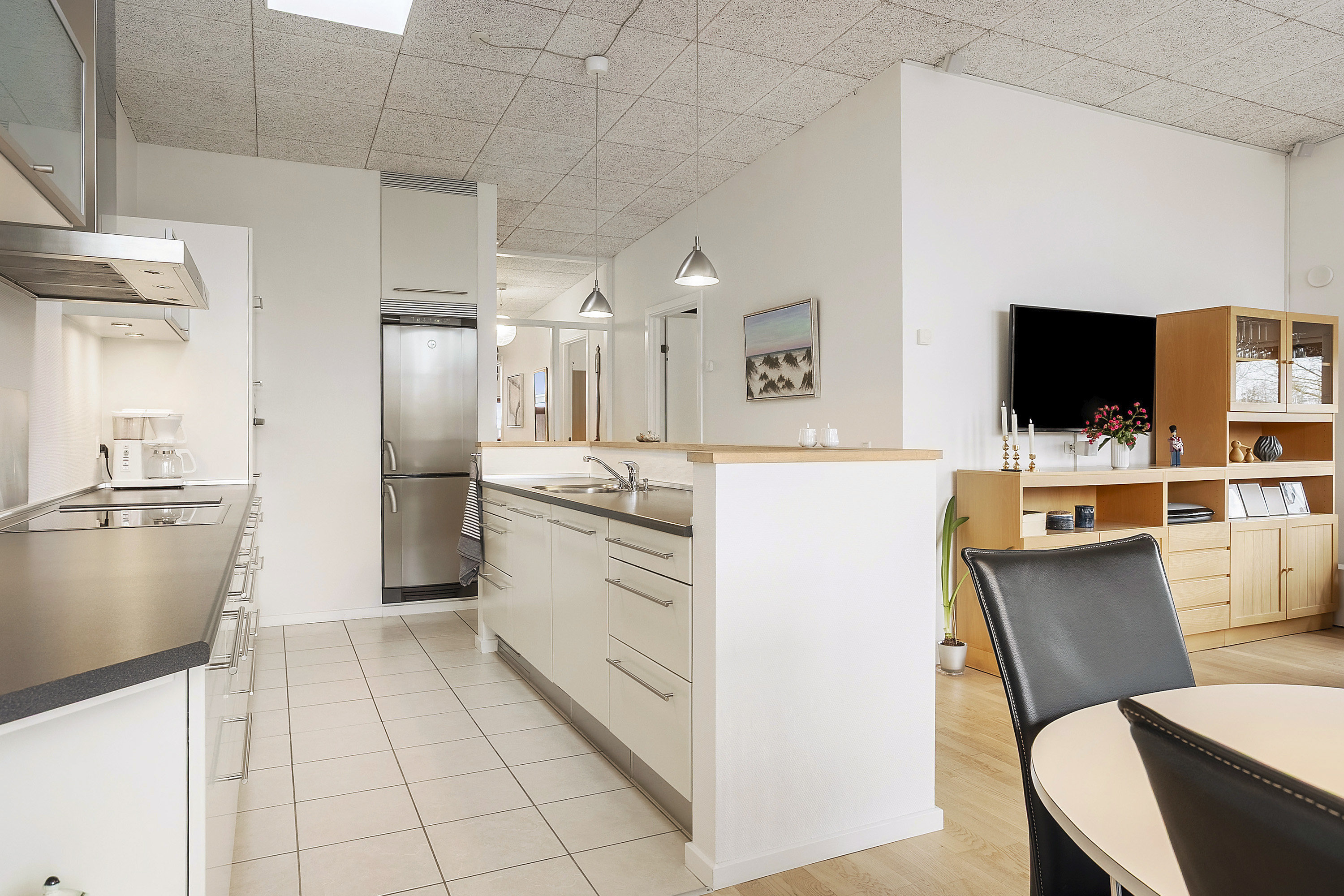 Fremhævet køkkenalrum billede i fuldskærmstilstand. Billede af Mannehøj 43, 6600 Vejen