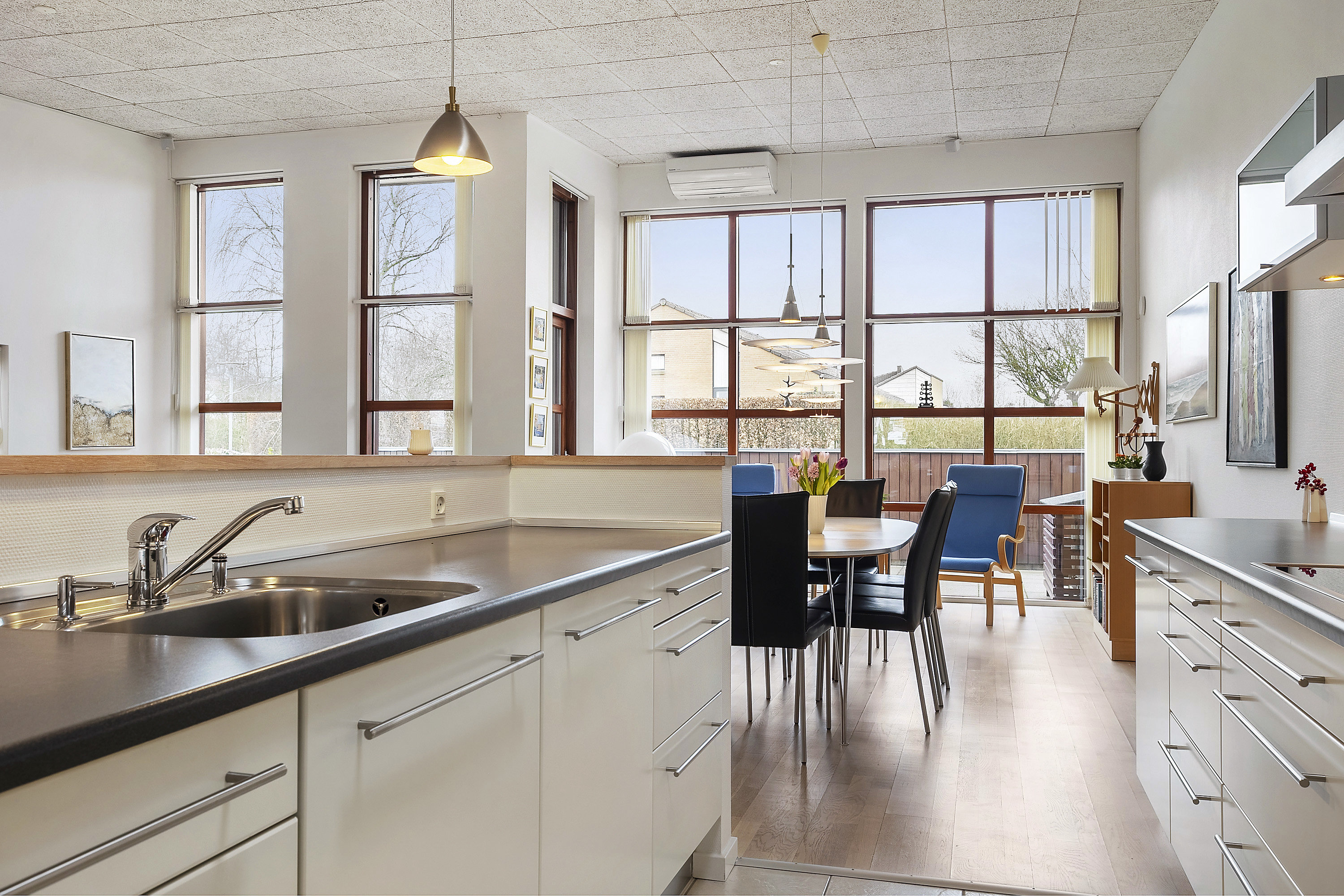 Fremhævet køkkenalrum billede i fuldskærmstilstand. Billede af Mannehøj 43, 6600 Vejen