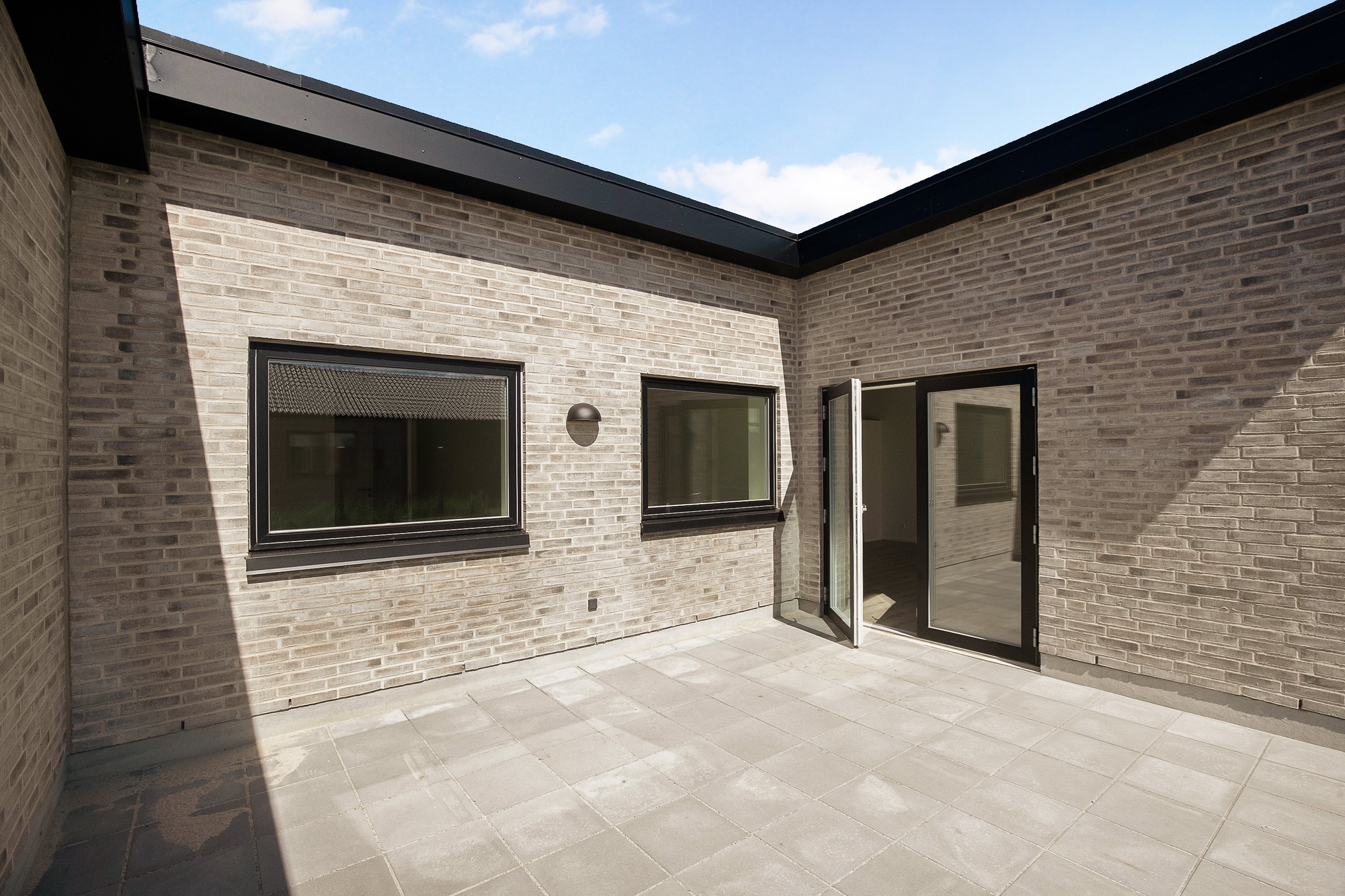 Fremhævet terrasse billede i fuldskærmstilstand. Billede af Hovensvej 49, 9440 Aabybro