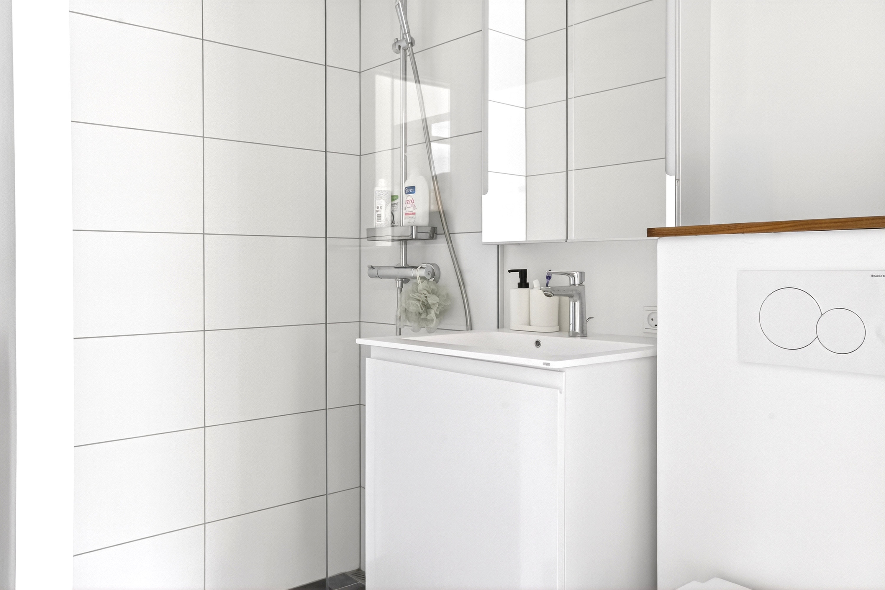 Fremhævet bad billede i fuldskærmstilstand. Billede af Blommevangen 11, 1. th., Smørumnedre, 2765 Smørum