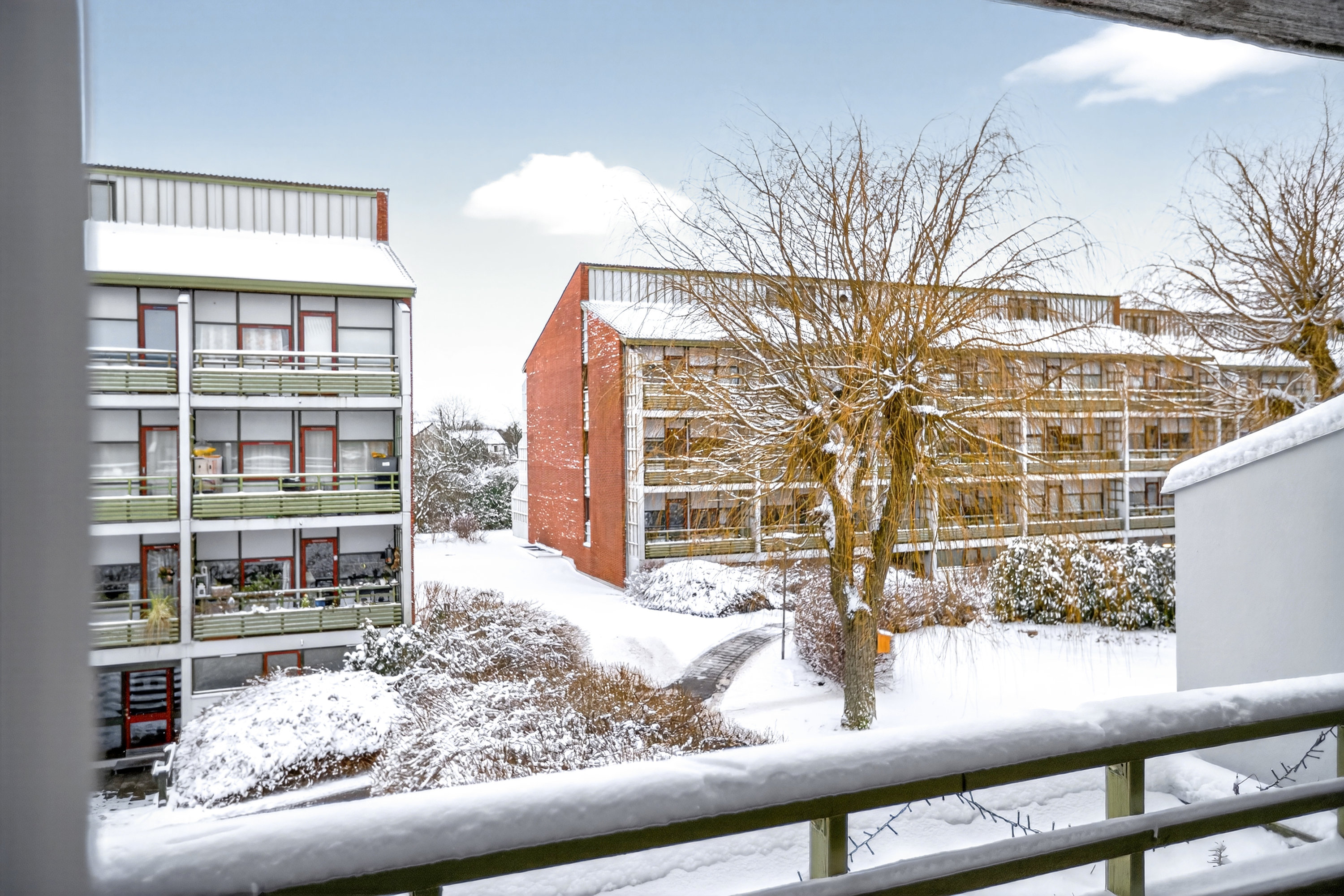 Fremhævet altan billede i fuldskærmstilstand. Billede af Blommevangen 11, 1. th., Smørumnedre, 2765 Smørum