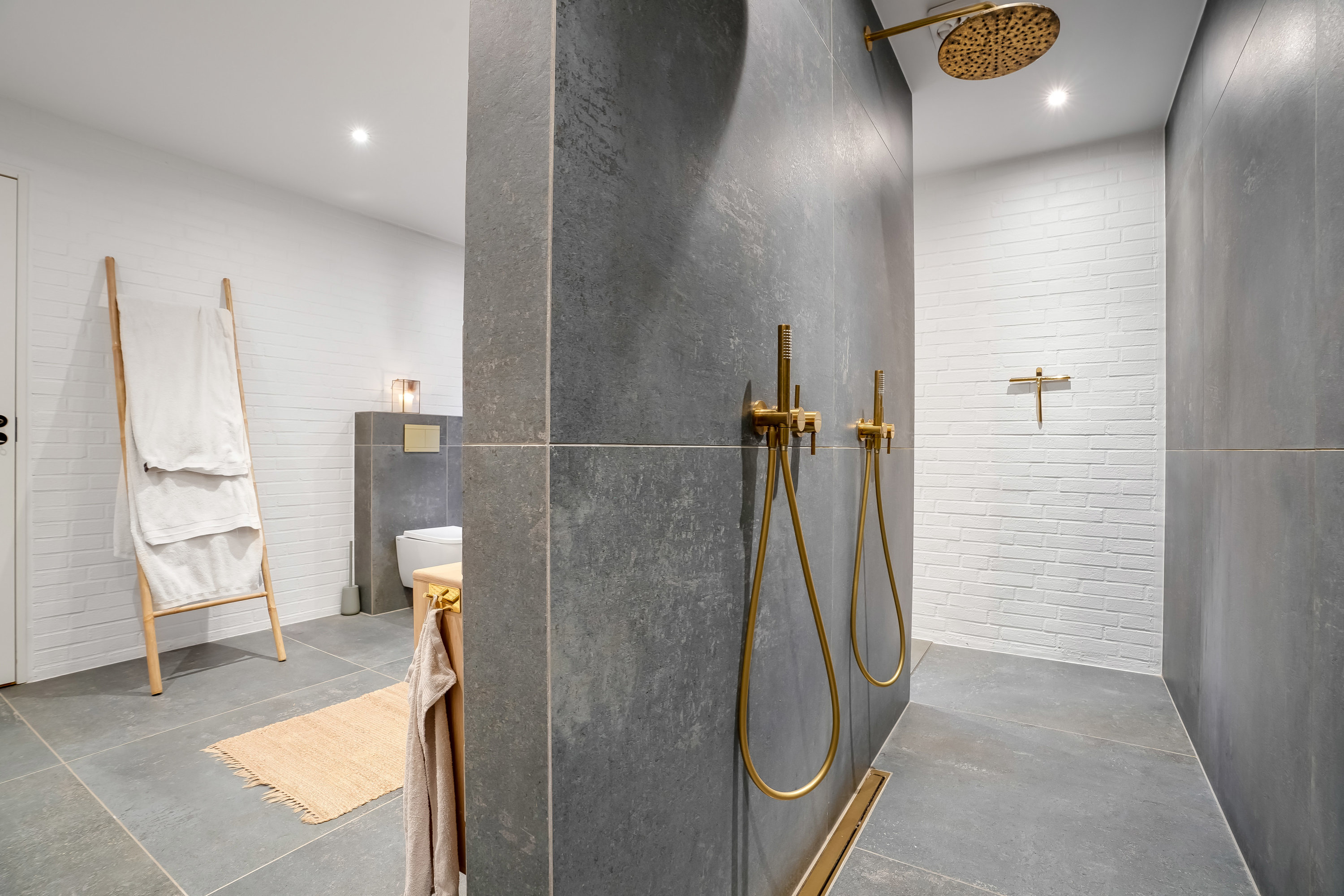 Fremhævet badeværelse billede i fuldskærmstilstand. Billede af Mosegårdsvej 37, 5000 Odense C