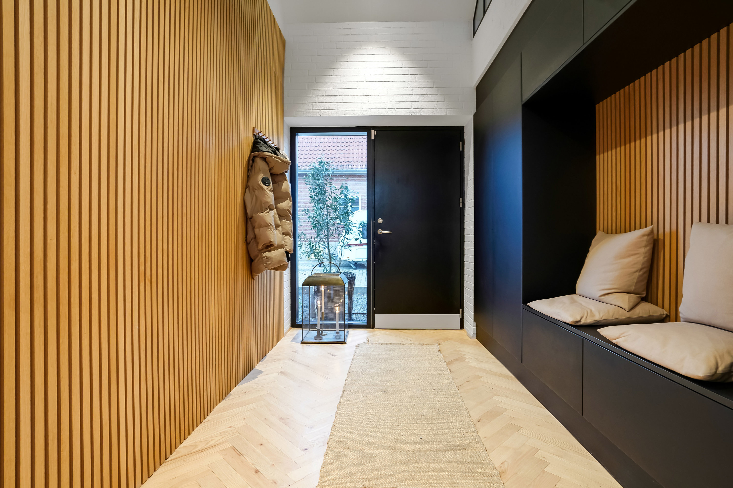 Fremhævet entré billede i fuldskærmstilstand. Billede af Mosegårdsvej 37, 5000 Odense C