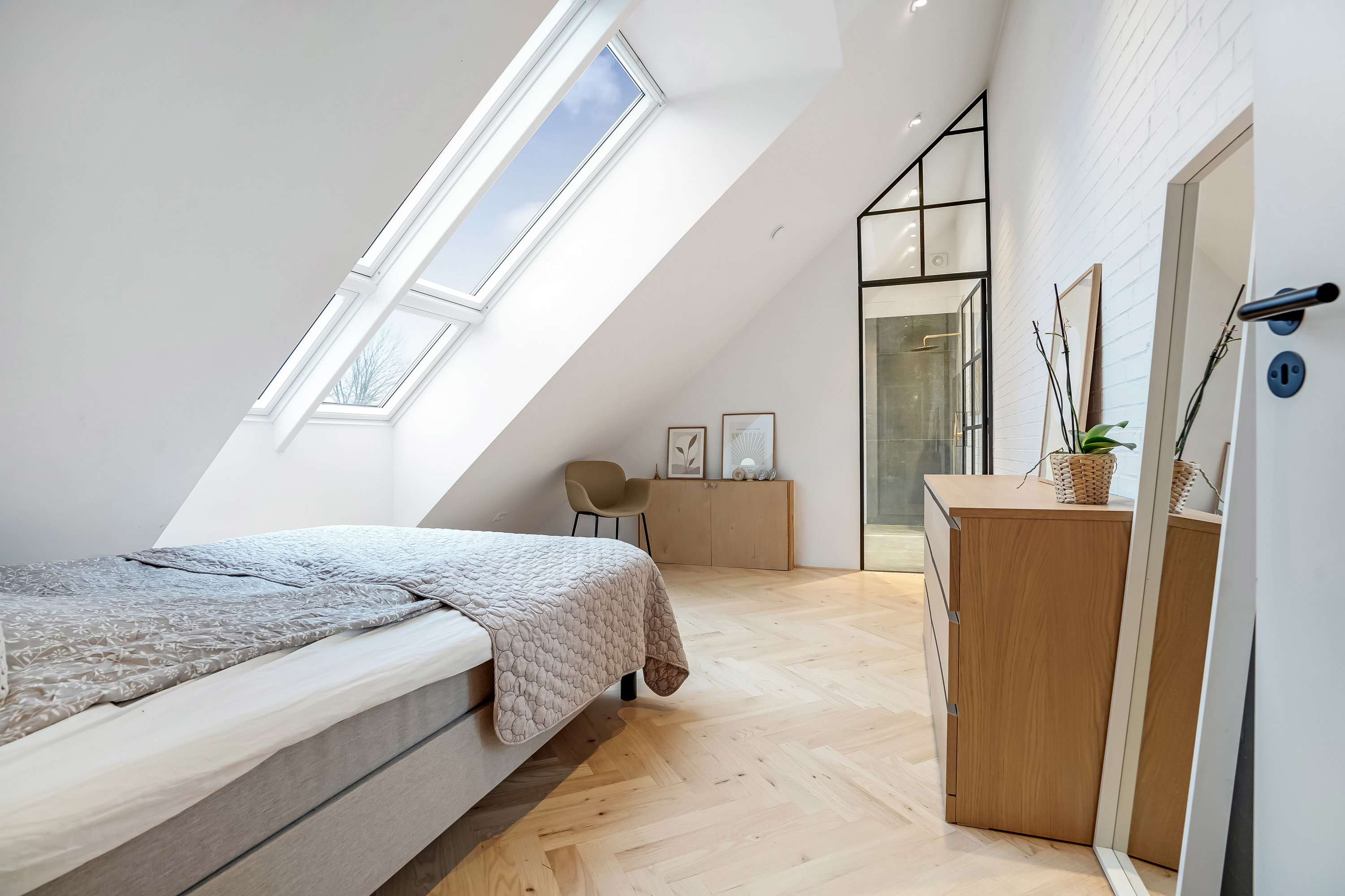 Fremhævet værelse billede i fuldskærmstilstand. Billede af Mosegårdsvej 37, 5000 Odense C