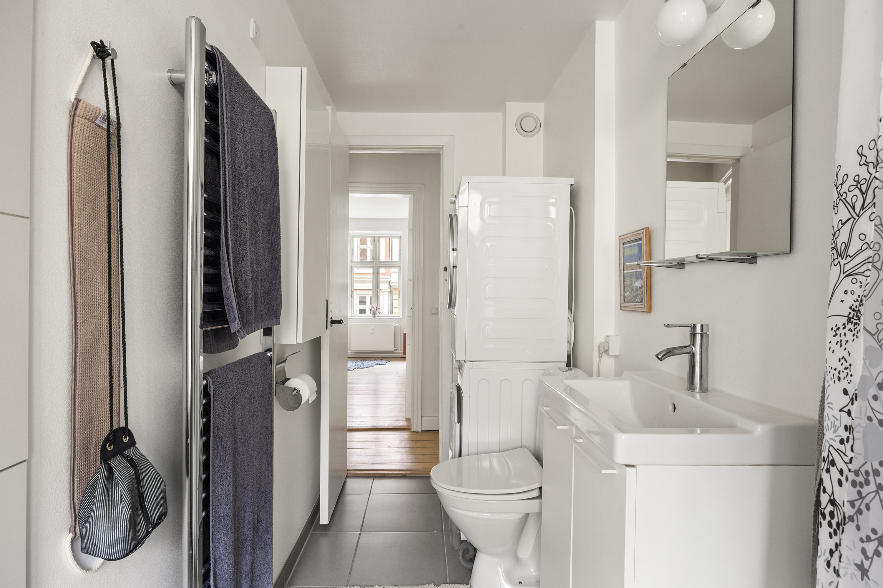 Fremhævet badeværelse billede i fuldskærmstilstand. Billede af Oehlenschlægersgade 48, 1. th., 1663 København V