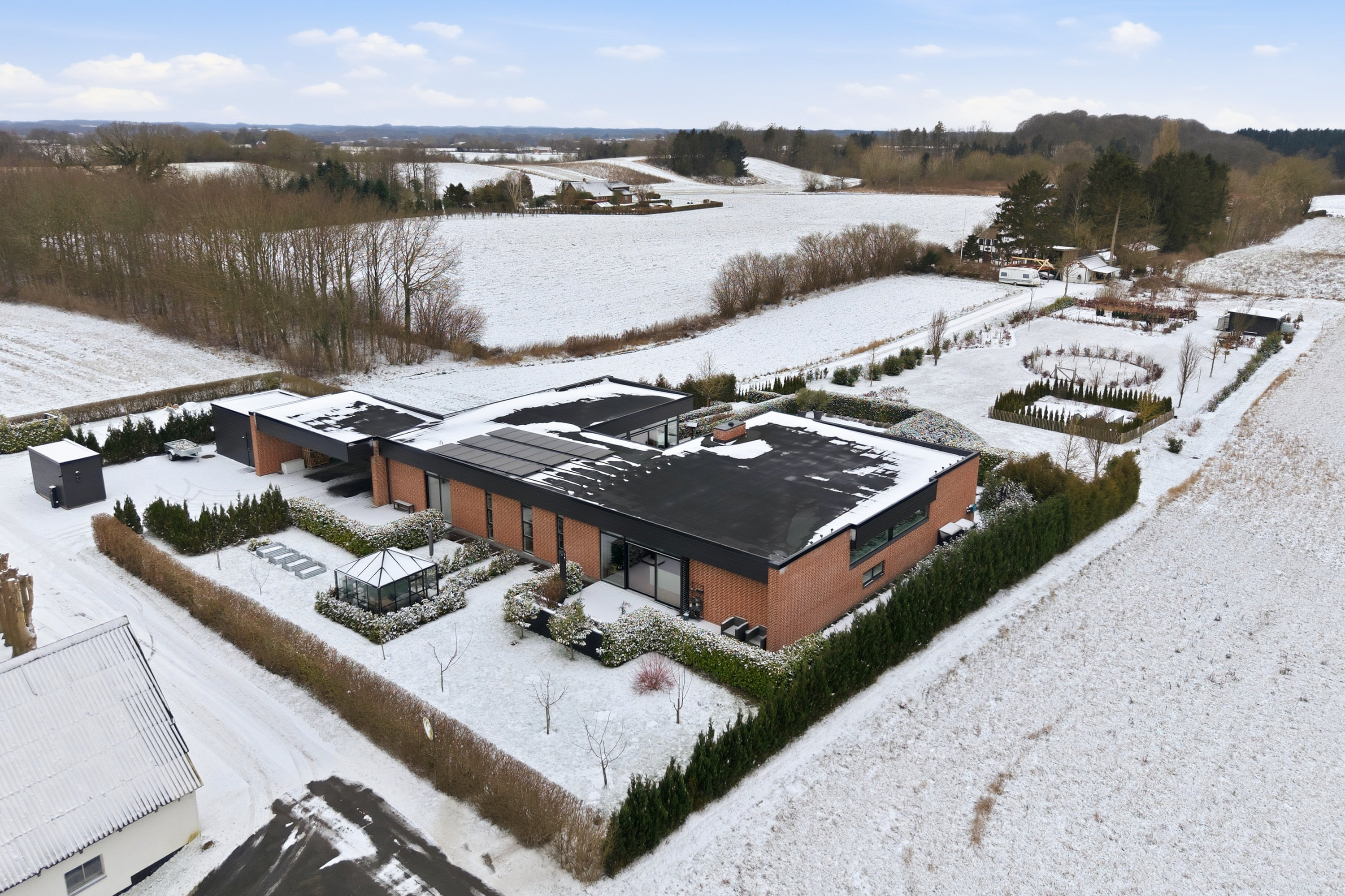 Fremhævet luftfoto billede i fuldskærmstilstand. Billede af Overtvedvej 16, Allesø, 5270 Odense N