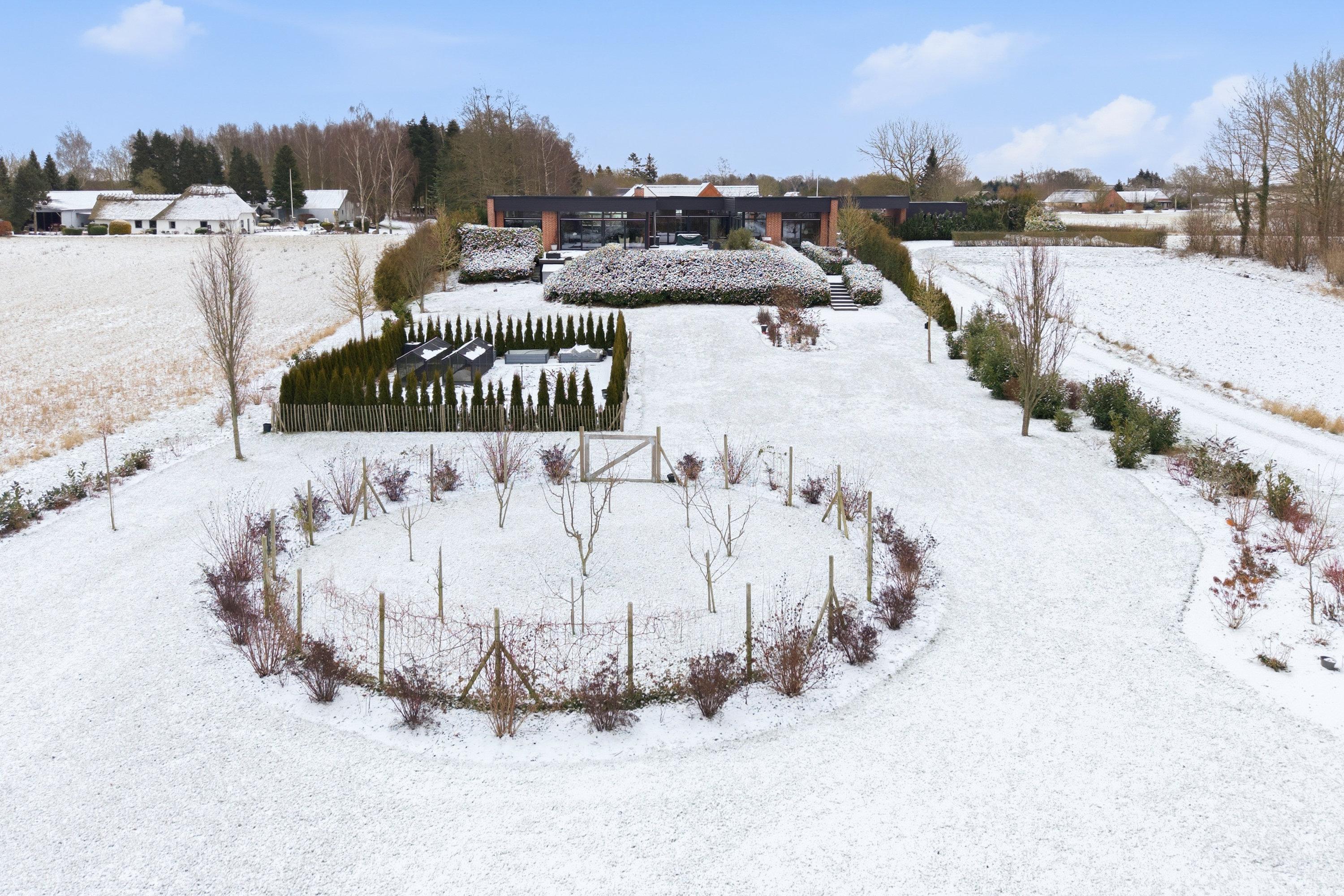 Fremhævet have billede i fuldskærmstilstand. Billede af Overtvedvej 16, Allesø, 5270 Odense N