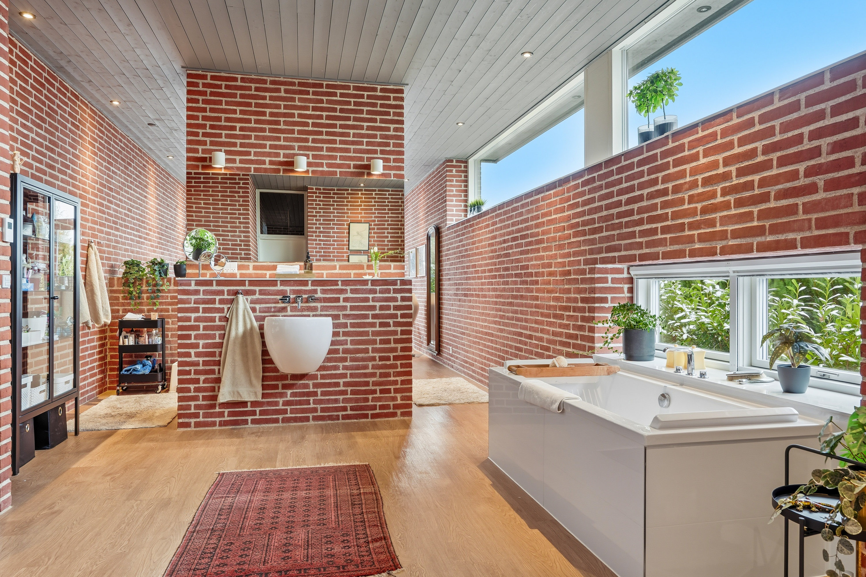 Fremhævet badeværelse billede i fuldskærmstilstand. Billede af Overtvedvej 16, Allesø, 5270 Odense N