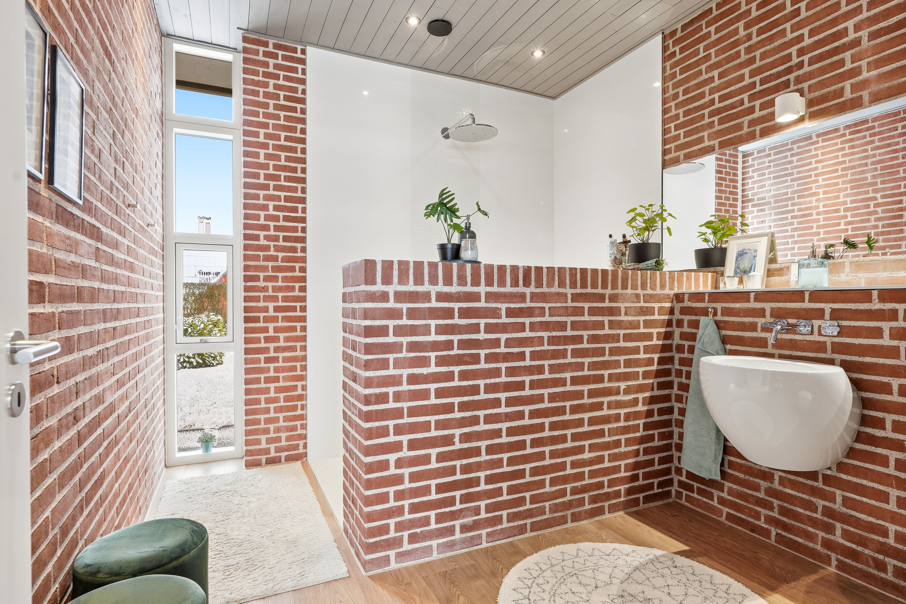 Fremhævet badeværelse billede i fuldskærmstilstand. Billede af Overtvedvej 16, Allesø, 5270 Odense N