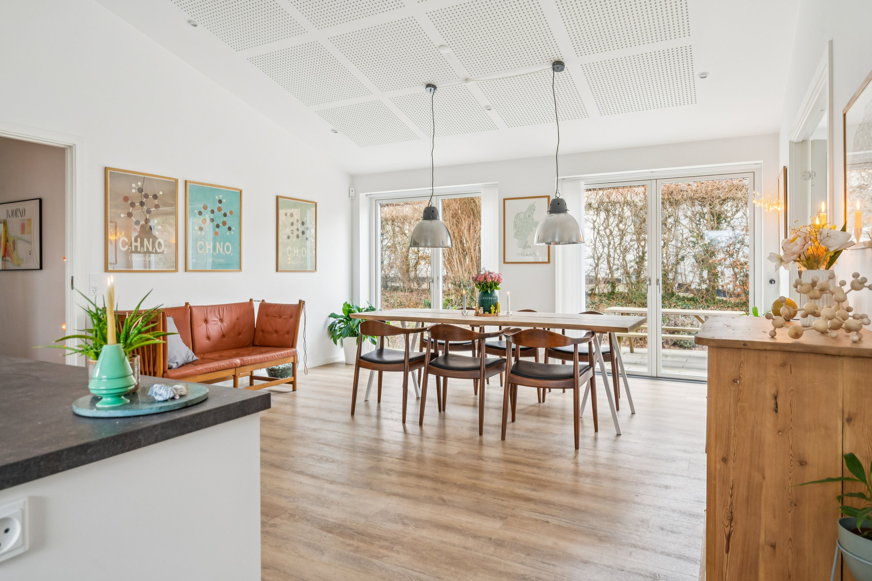 Fremhævet stue billede i fuldskærmstilstand. Billede af Firkløvervej 17, 8240 Risskov