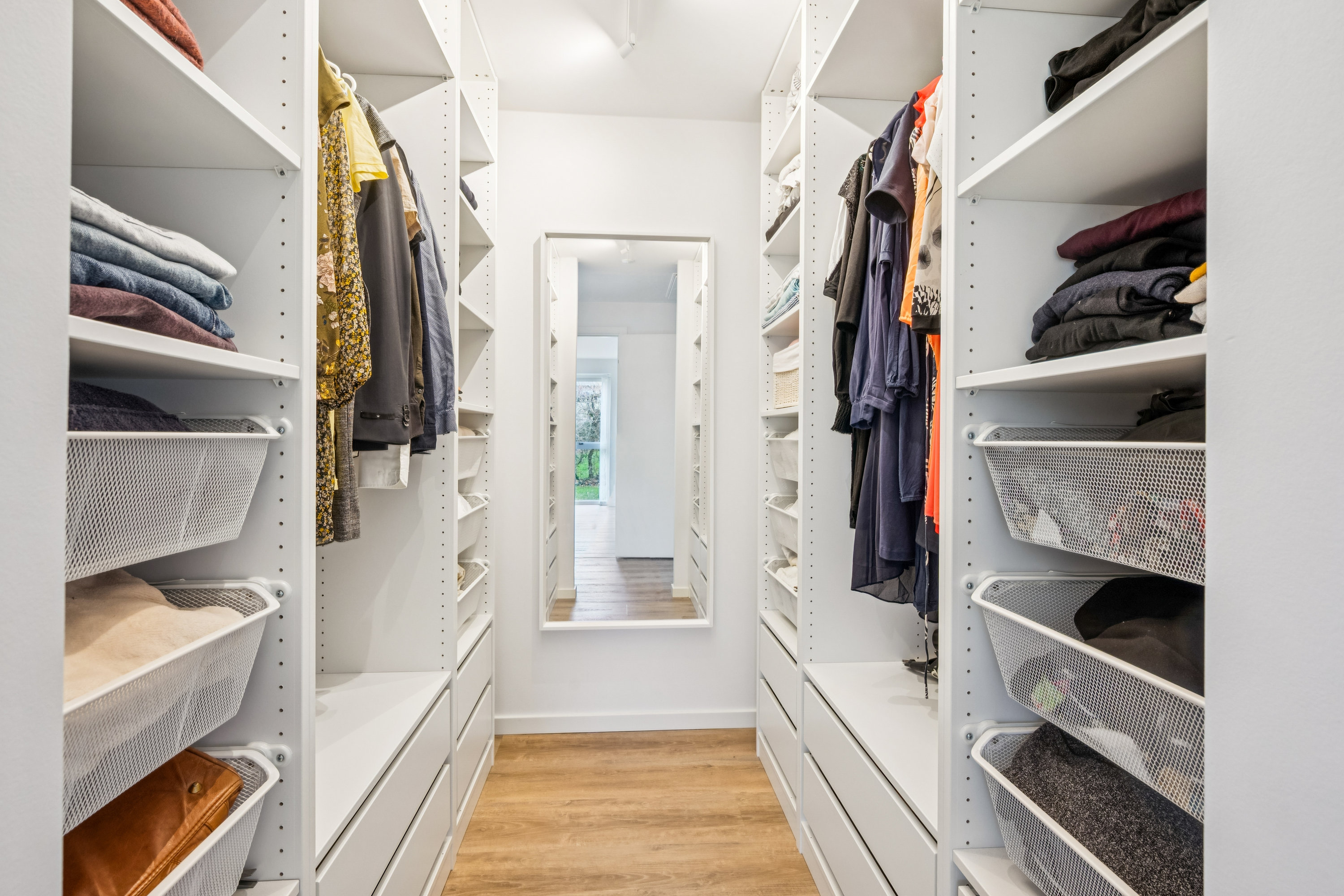 Fremhævet walkin closet billede i fuldskærmstilstand. Billede af Firkløvervej 17, 8240 Risskov