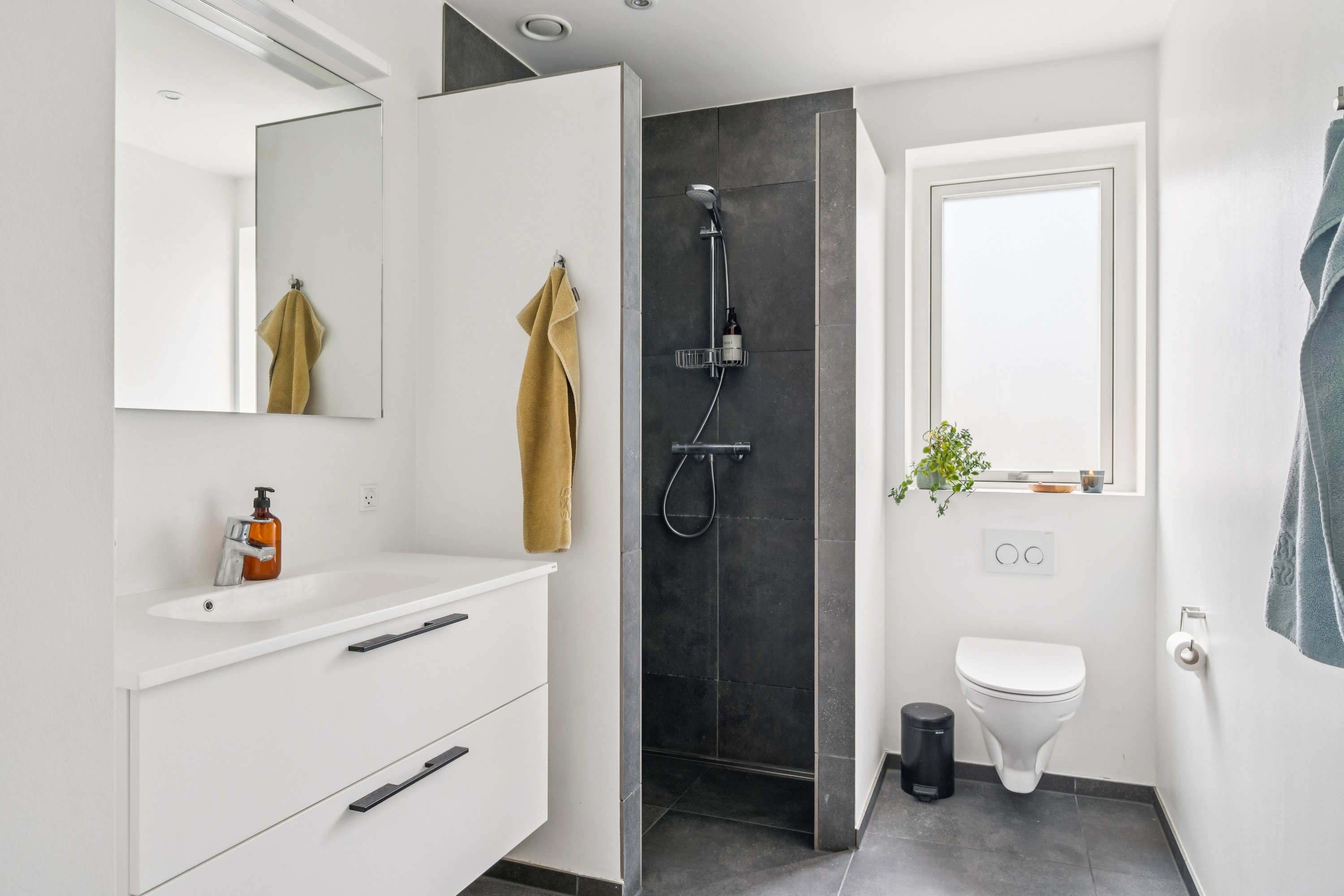 Fremhævet badeværelse billede i fuldskærmstilstand. Billede af Firkløvervej 17, 8240 Risskov