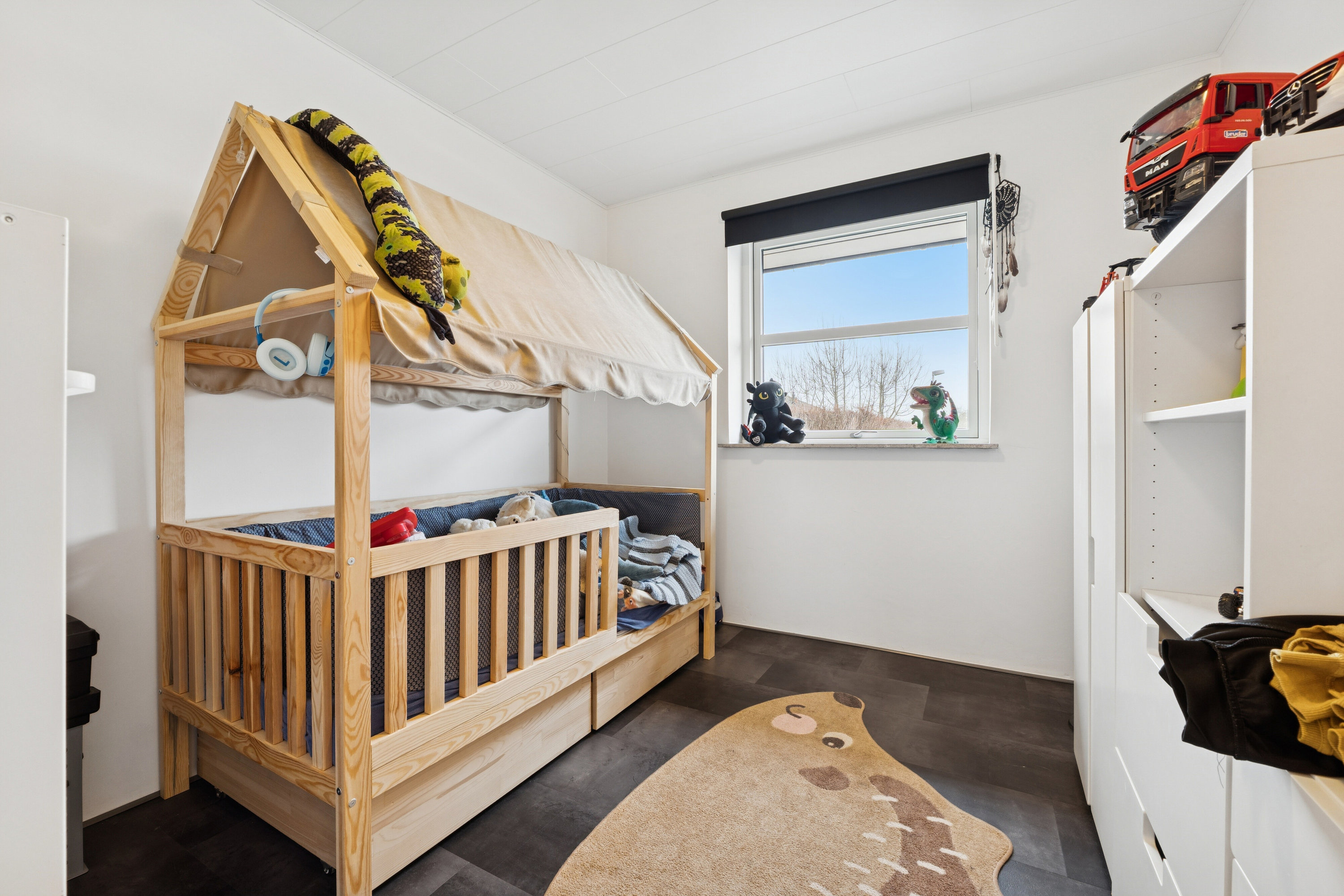 Fremhævet soveværelse billede i fuldskærmstilstand. Billede af Hovmarken 27, Skellerup, 5540 Ullerslev