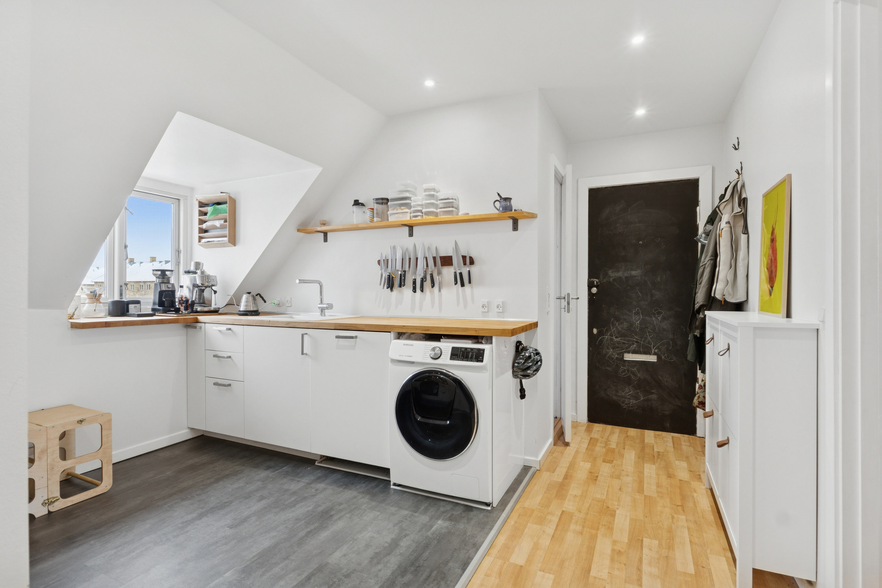 Fremhævet køkken billede i fuldskærmstilstand. Billede af Bonkesvej 12, 2. th., 2650 Hvidovre