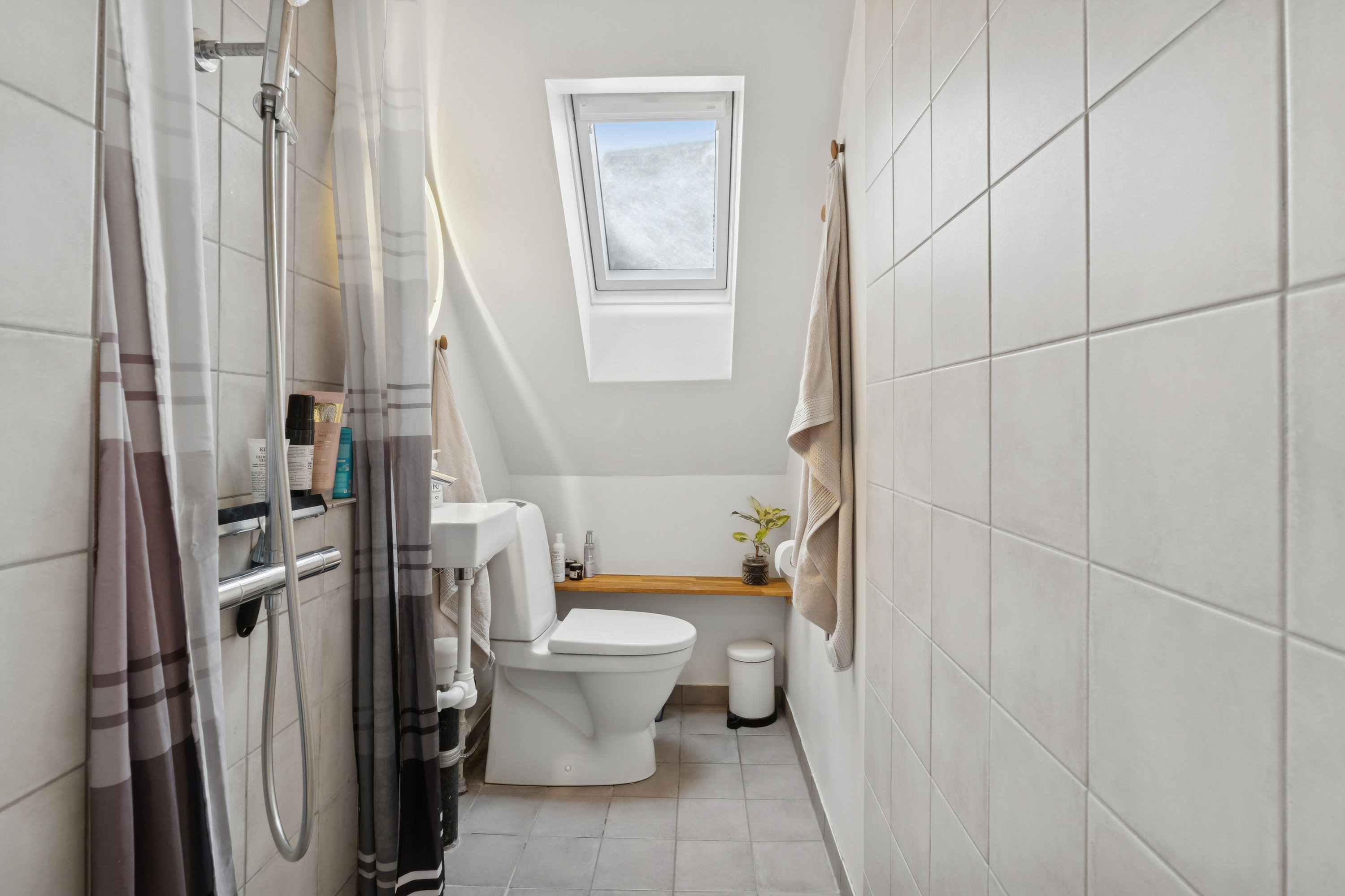 Fremhævet badeværelse billede i fuldskærmstilstand. Billede af Bonkesvej 12, 2. th., 2650 Hvidovre