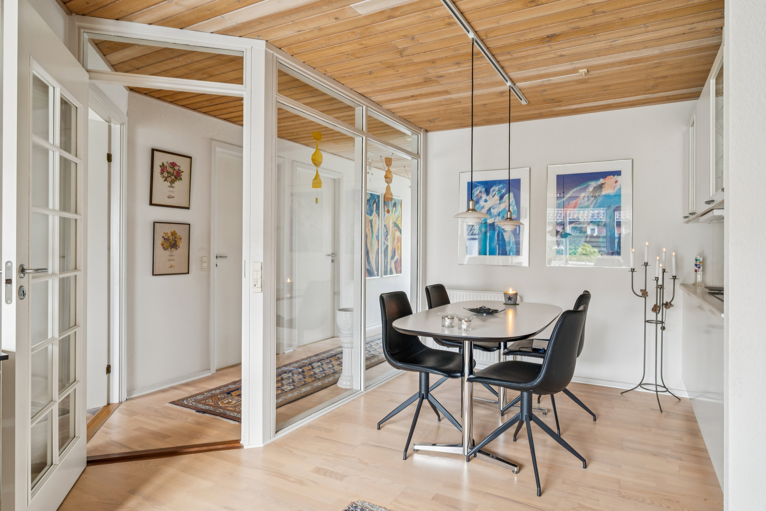 Fremhævet stue billede i fuldskærmstilstand. Billede af Brovej 3, 8250 Egå