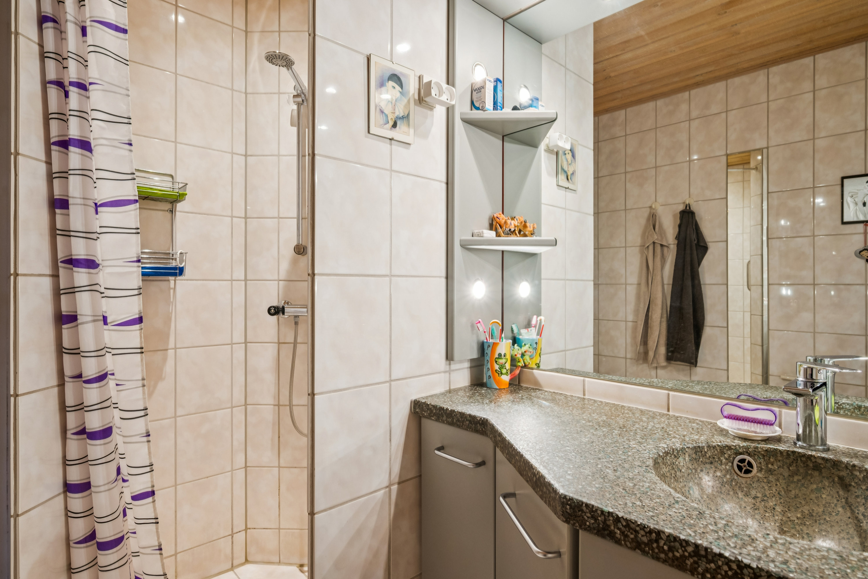 Fremhævet badeværelse billede i fuldskærmstilstand. Billede af Brovej 3, 8250 Egå