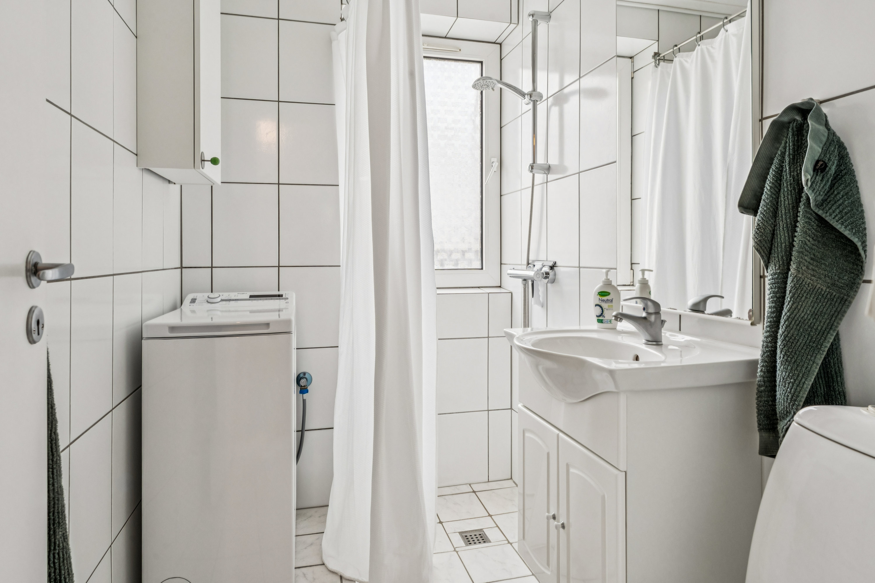 Fremhævet badeværelse billede i fuldskærmstilstand. Billede af Provstejorden 10, st.. tv., 9000 Aalborg