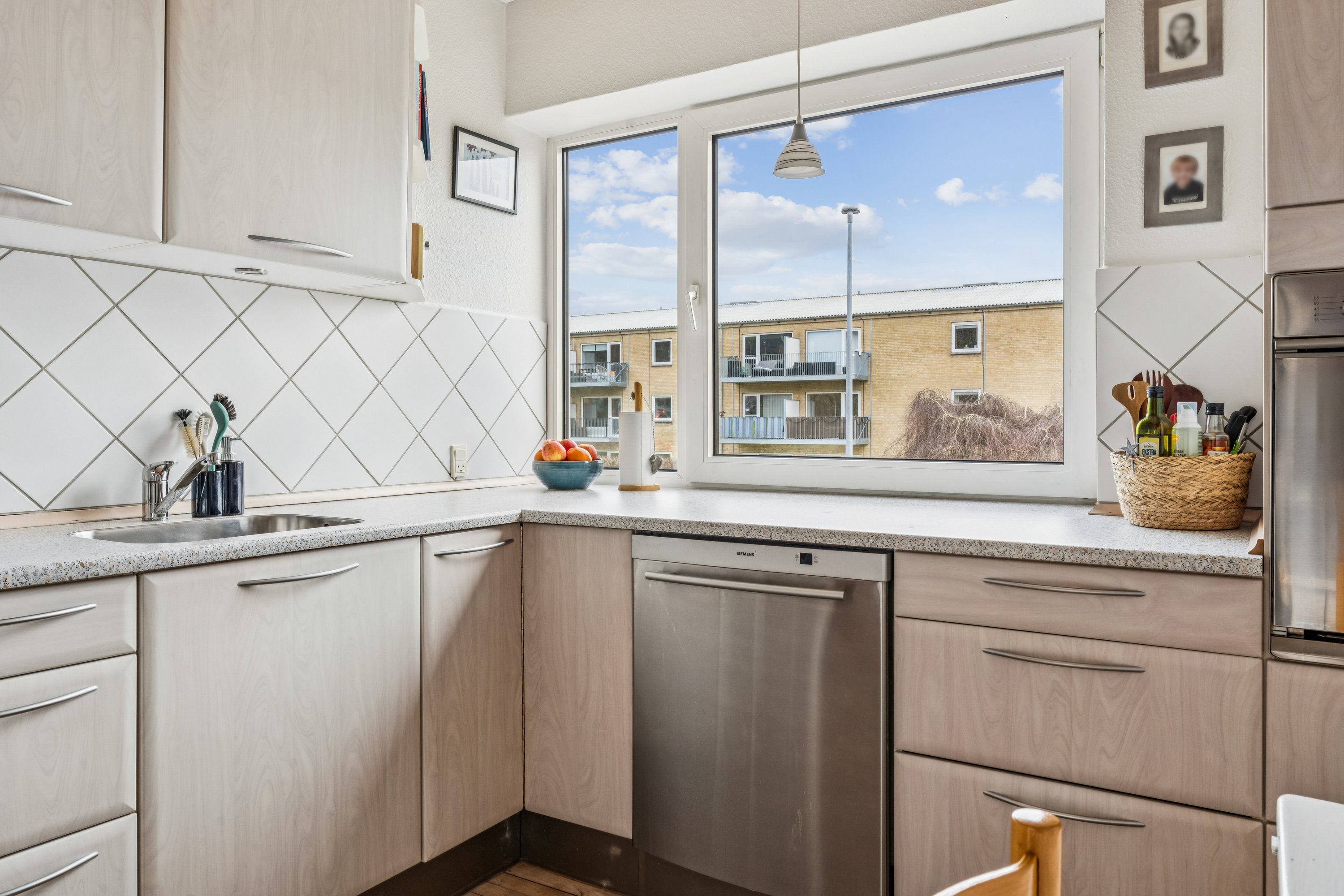 Fremhævet køkken billede i fuldskærmstilstand. Billede af Provstejorden 10, st.. tv., 9000 Aalborg