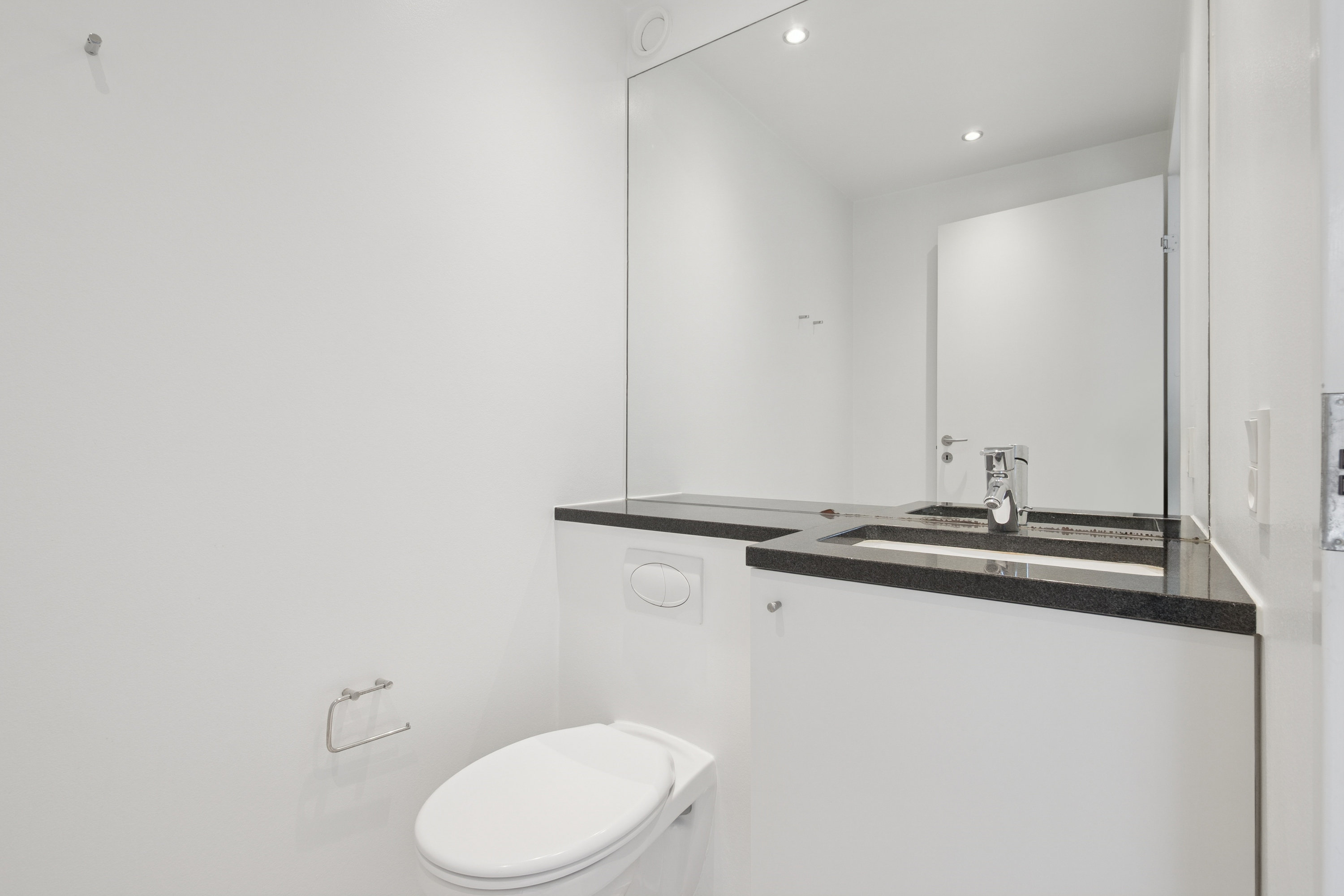 Fremhævet badeværelse billede i fuldskærmstilstand. Billede af Strandhaven 79, 2665 Vallensbæk Strand