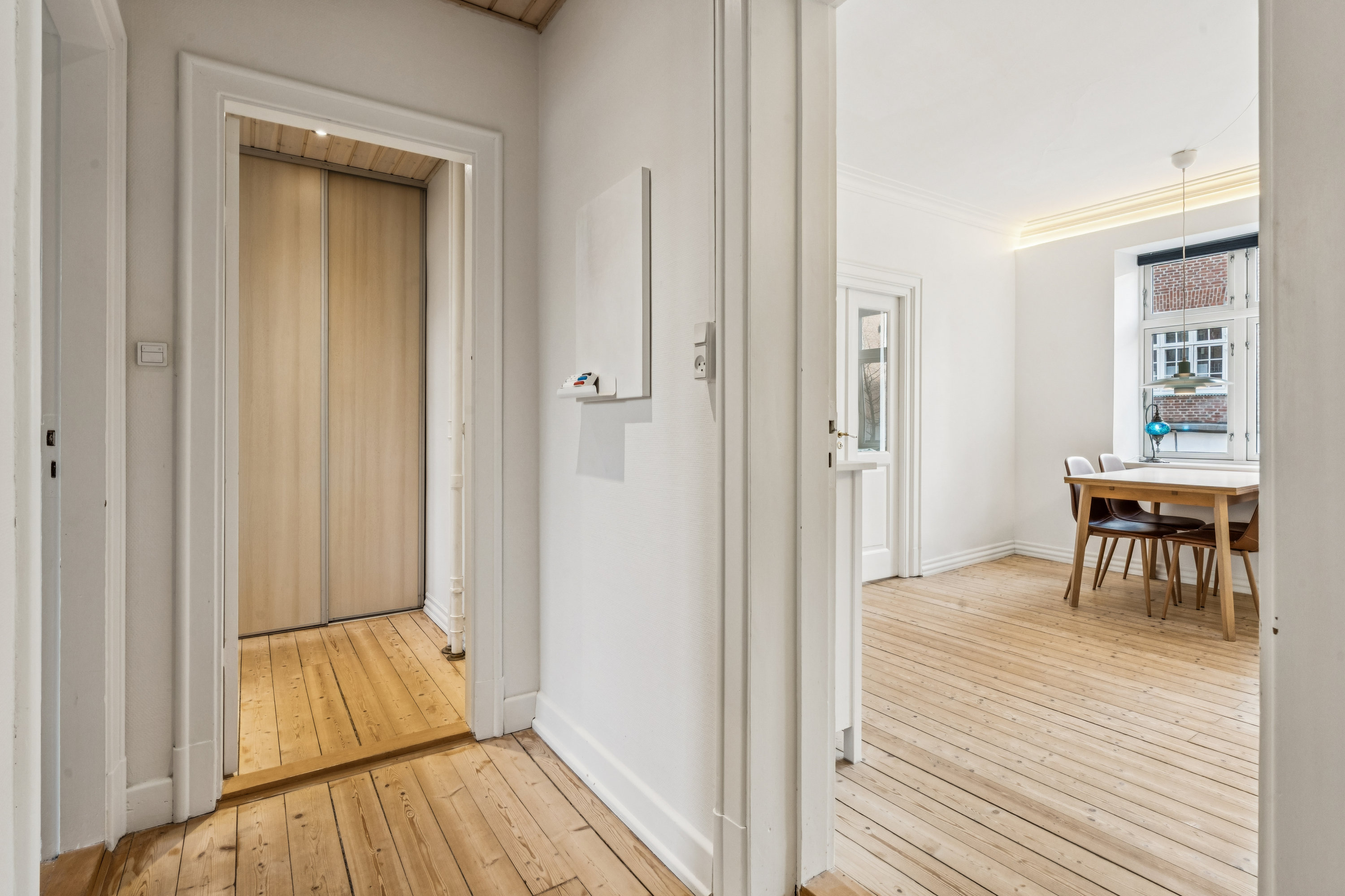 Fremhævet gang billede i fuldskærmstilstand. Billede af Vingårdsgade 4, 1. th., 9000 Aalborg