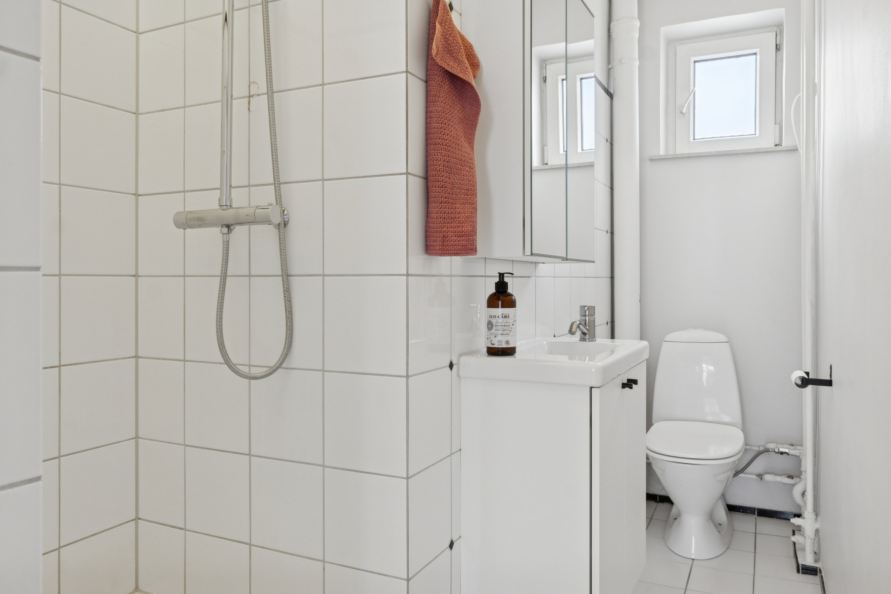 Fremhævet badeværelse billede i fuldskærmstilstand. Billede af Løvegade 51A, 1. tv., 4200 Slagelse