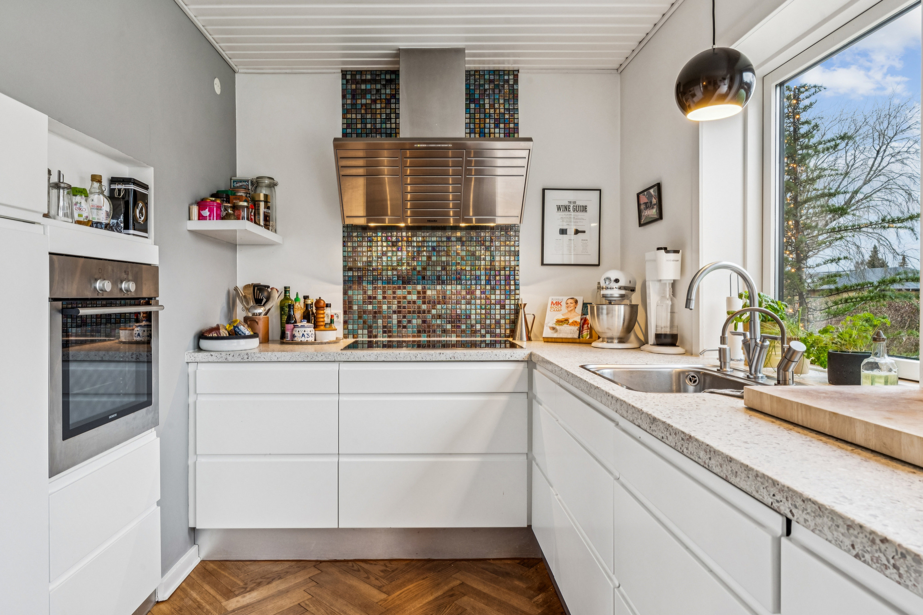 Fremhævet køkken billede i fuldskærmstilstand. Billede af Pernillevej 2, Hasseris, 9000 Aalborg