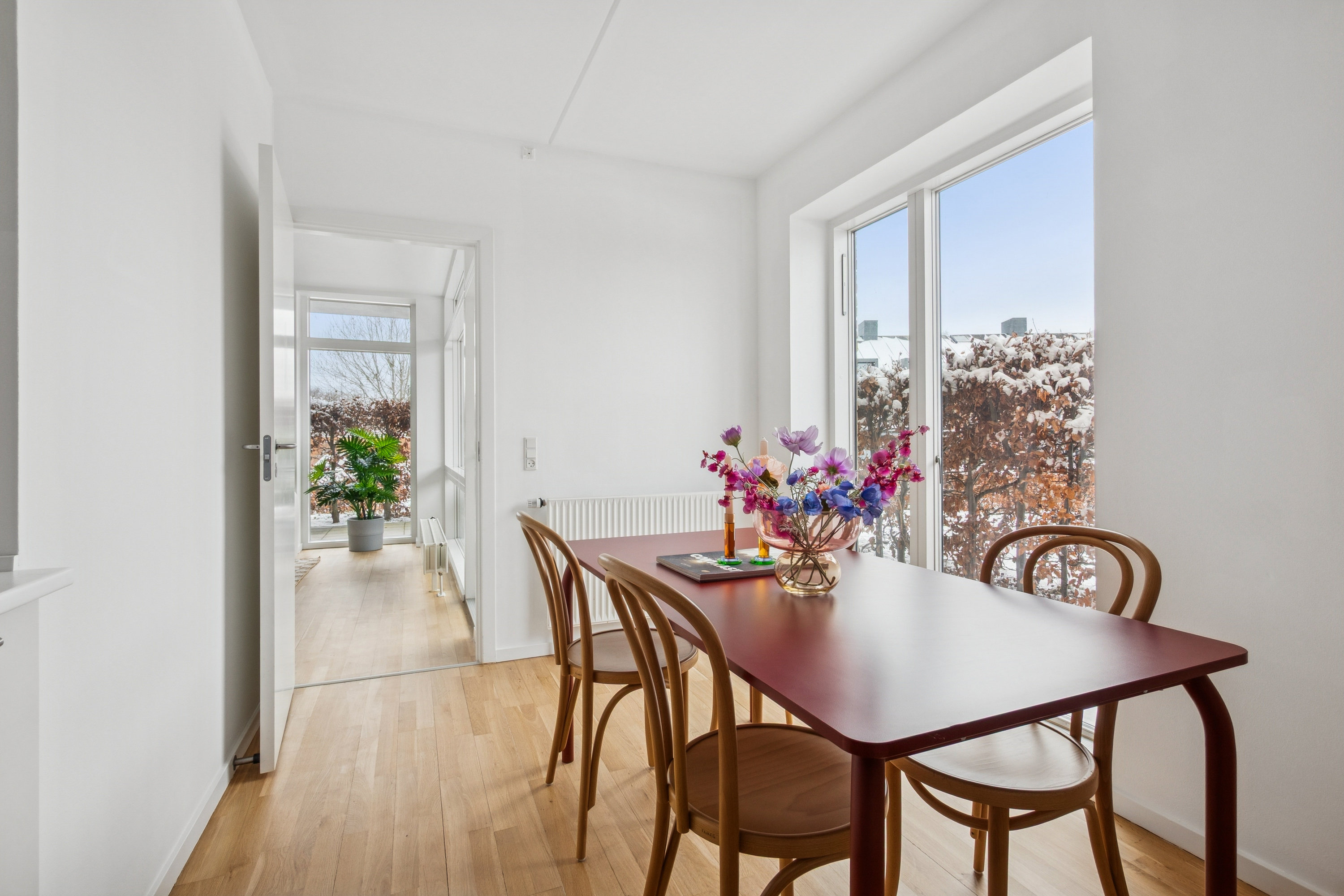 Fremhævet stue billede i fuldskærmstilstand. Billede af Åsvinget 26, st.. tv., 2665 Vallensbæk Strand