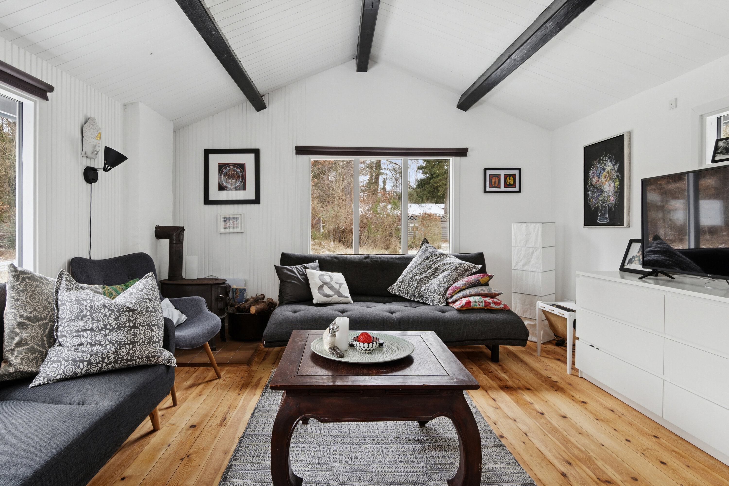 Fremhævet stue billede i fuldskærmstilstand. Billede af Saturnvej 24, Højby Lyng, 4573 Højby