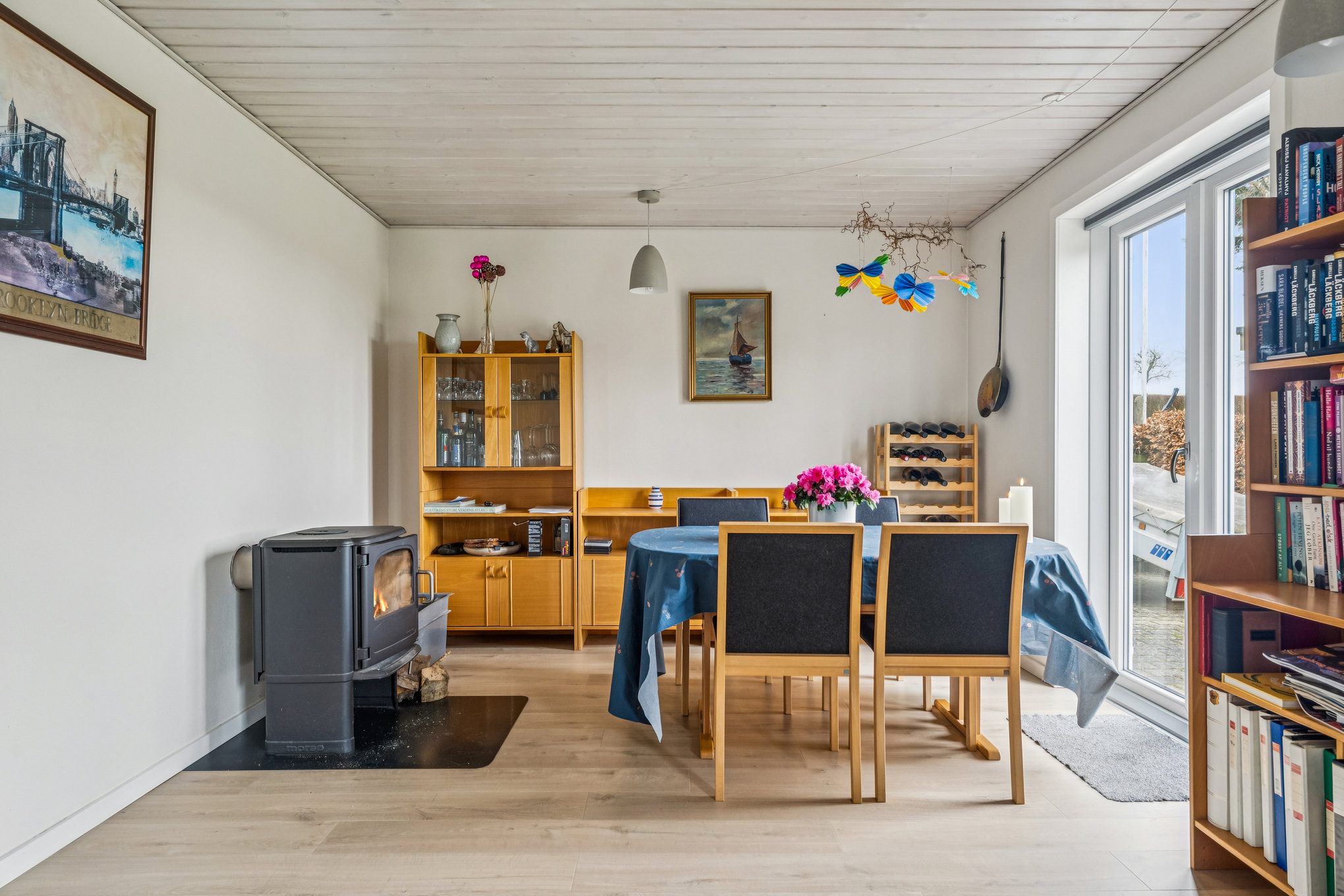 Fremhævet stue billede i fuldskærmstilstand. Billede af Solhøjen 2C, Øster Bjerregrav, 8920 Randers NV